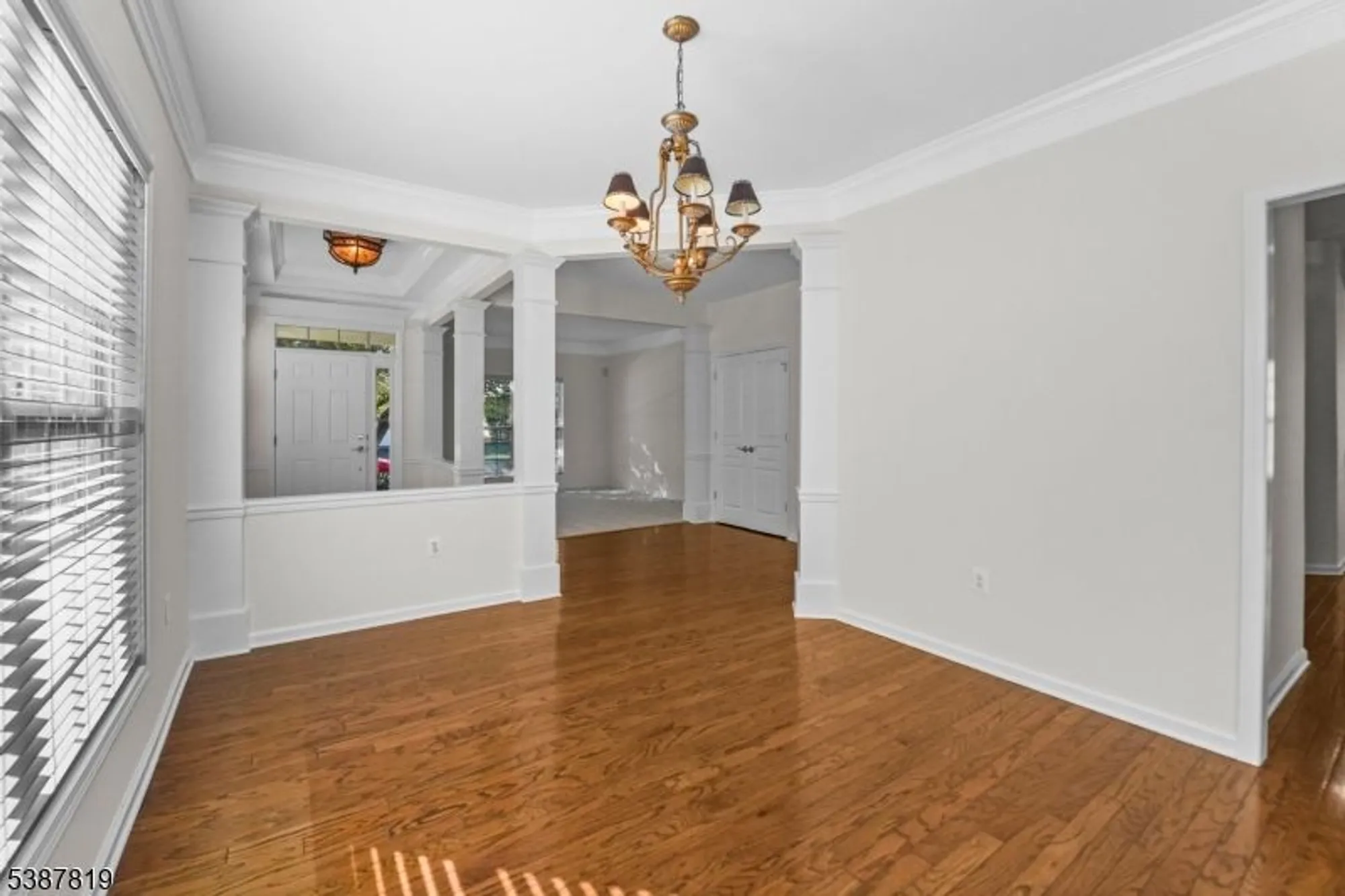 Property Slideshow image 4 of 23 | 373 windfall ln, Somerset, NJ, 08873