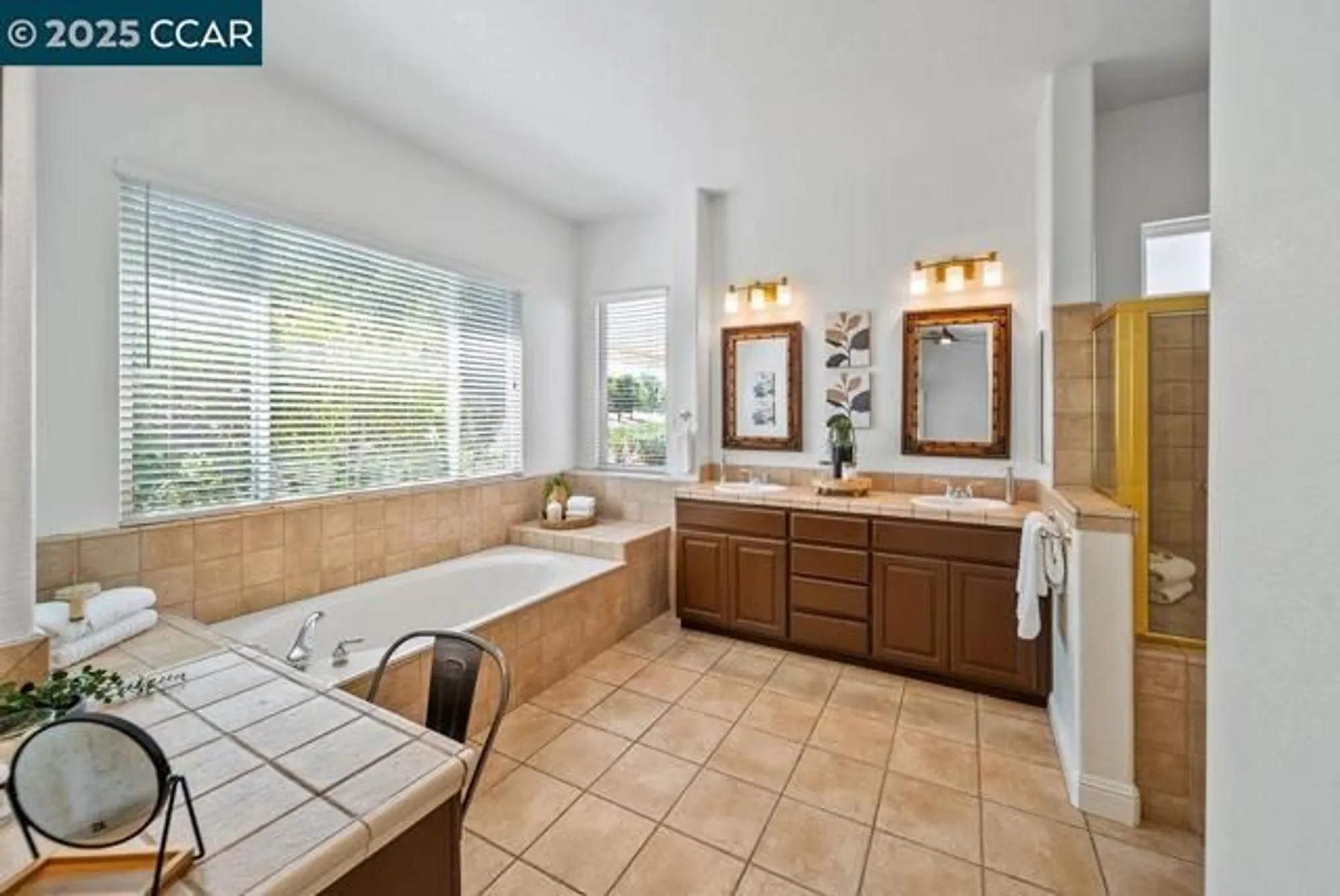 Property Slideshow image 24 of 40 | 742 richardson dr, Brentwood, CA, 94513