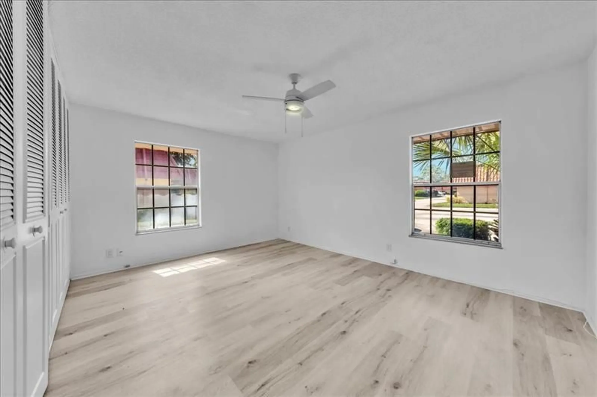 Property Slideshow image 18 of 38 | 123 amherst ln # 123, Lake Worth, FL, 33467