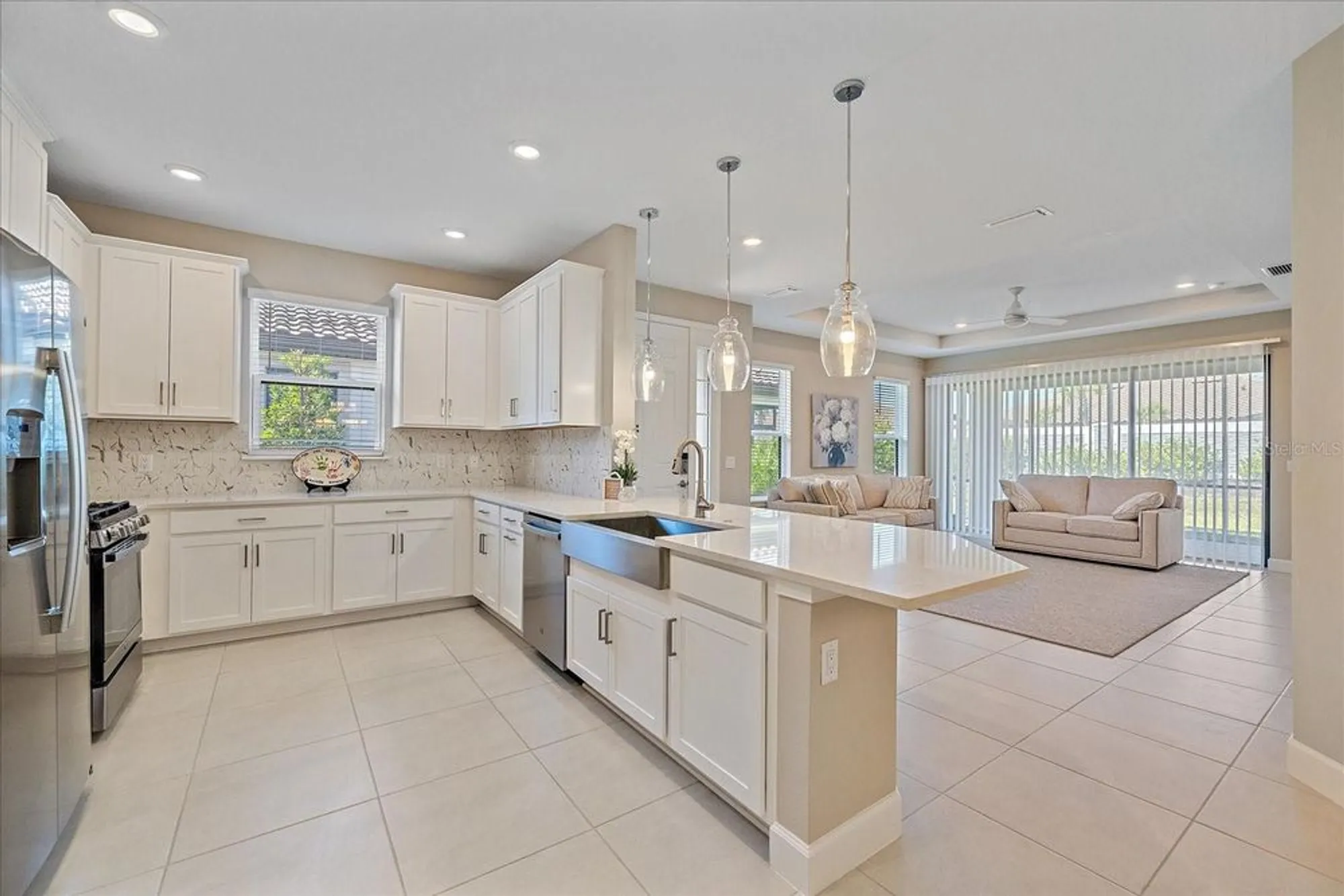 Property Slideshow image 6 of 38 | 6120 plateau ct, Bradenton, FL, 34203