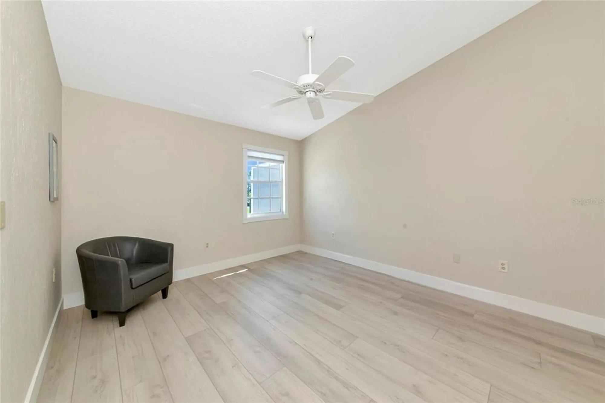 Property Slideshow image 35 of 63 | 515 woodstork cir, Bradenton, FL, 34209