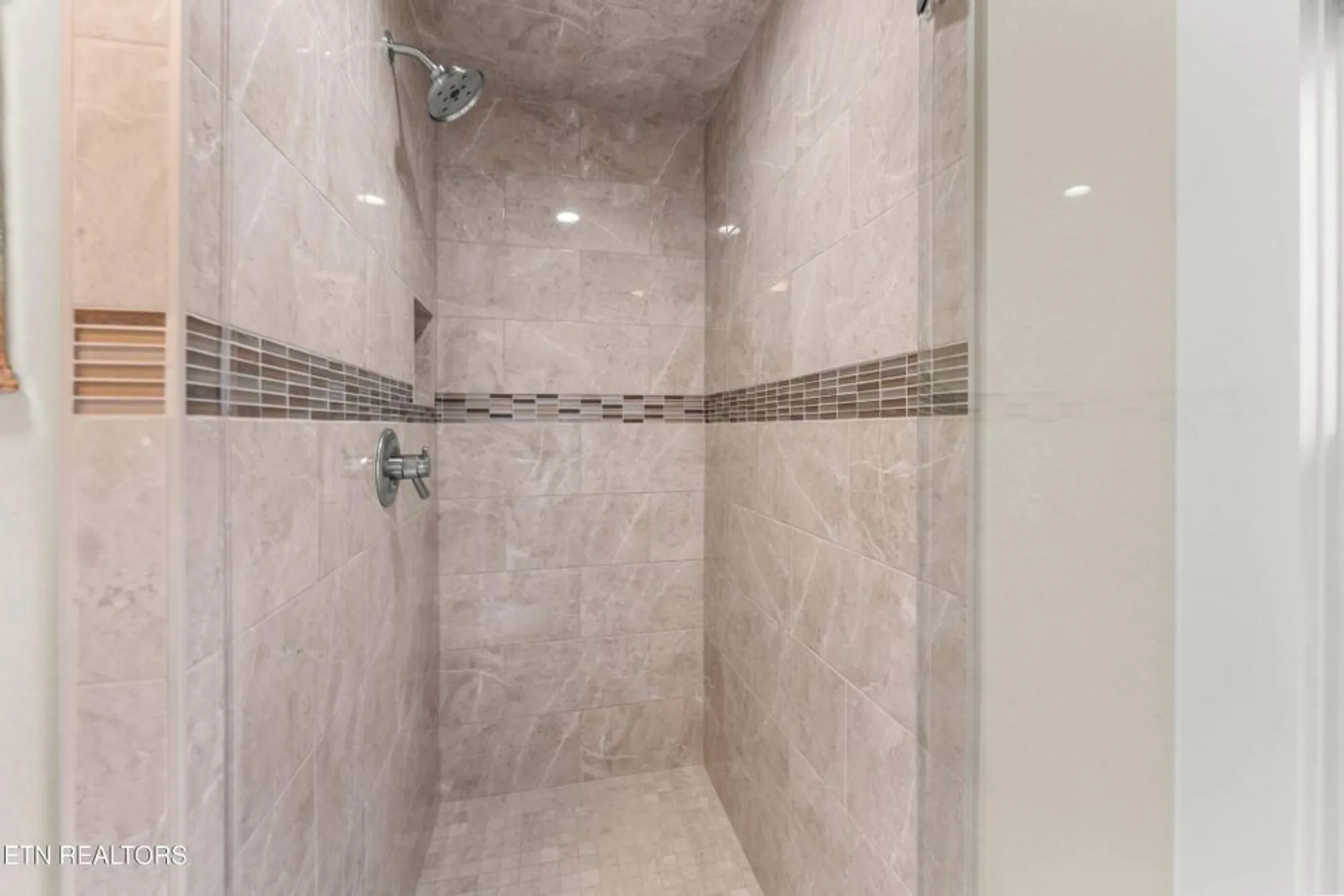 Property Slideshow image 33 of 59 | 22 milnor cir, Crossville, TN, 38558