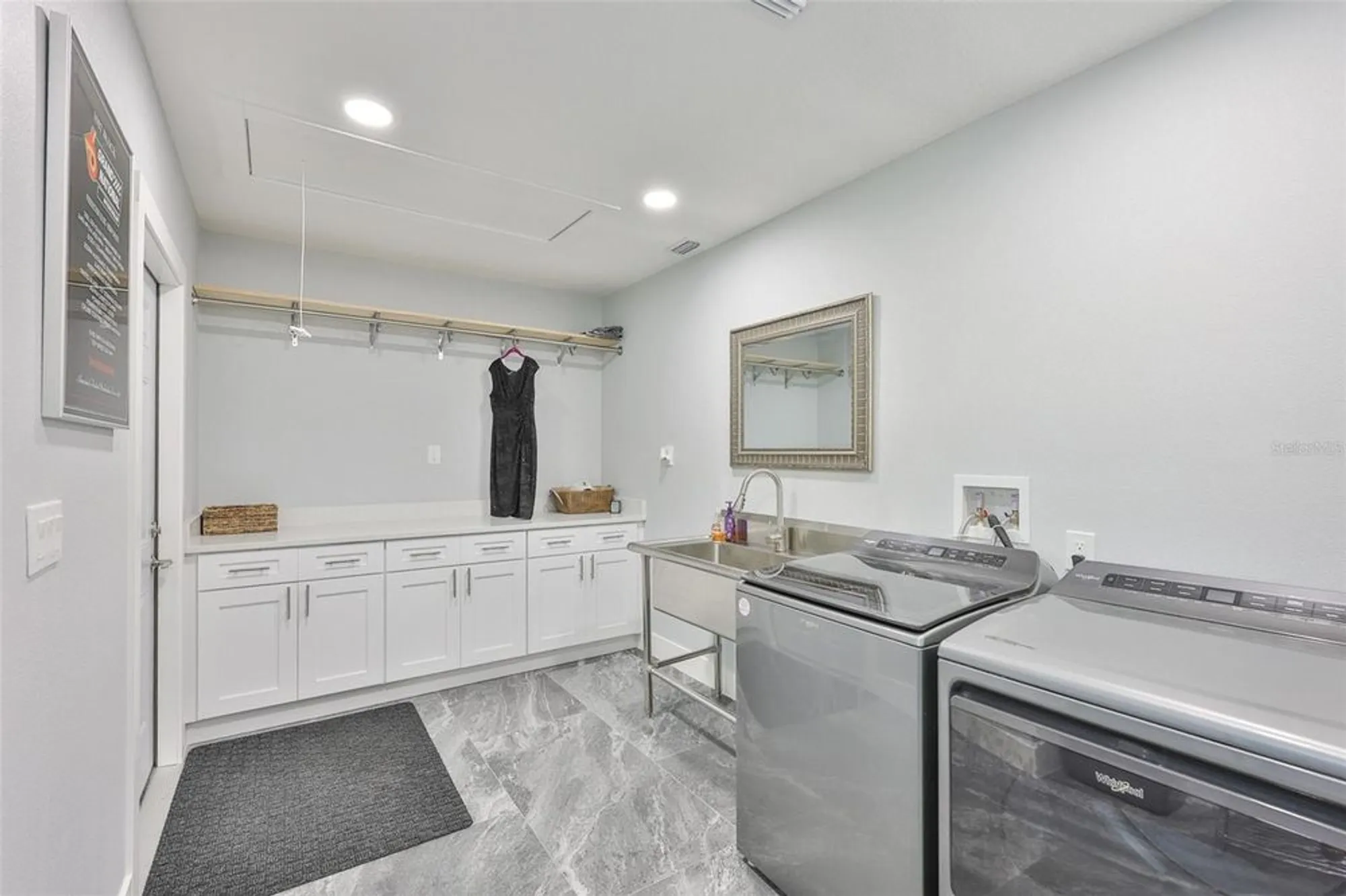 Property Slideshow image 47 of 63 | 2022 east view dr, Sun City Center, FL, 33573