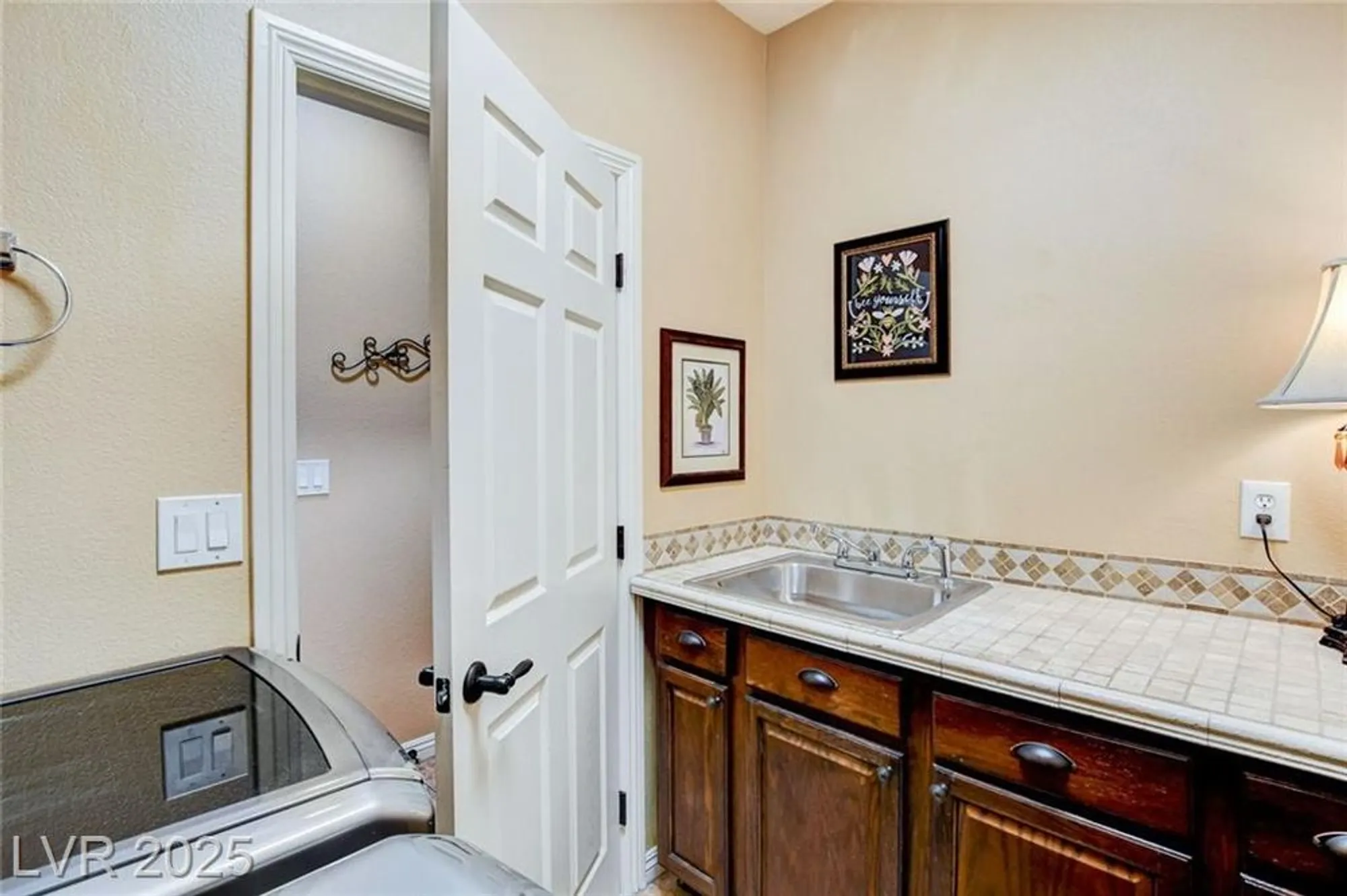 Property Slideshow image 33 of 55 | 10297 donde ave, Las Vegas, NV, 89135