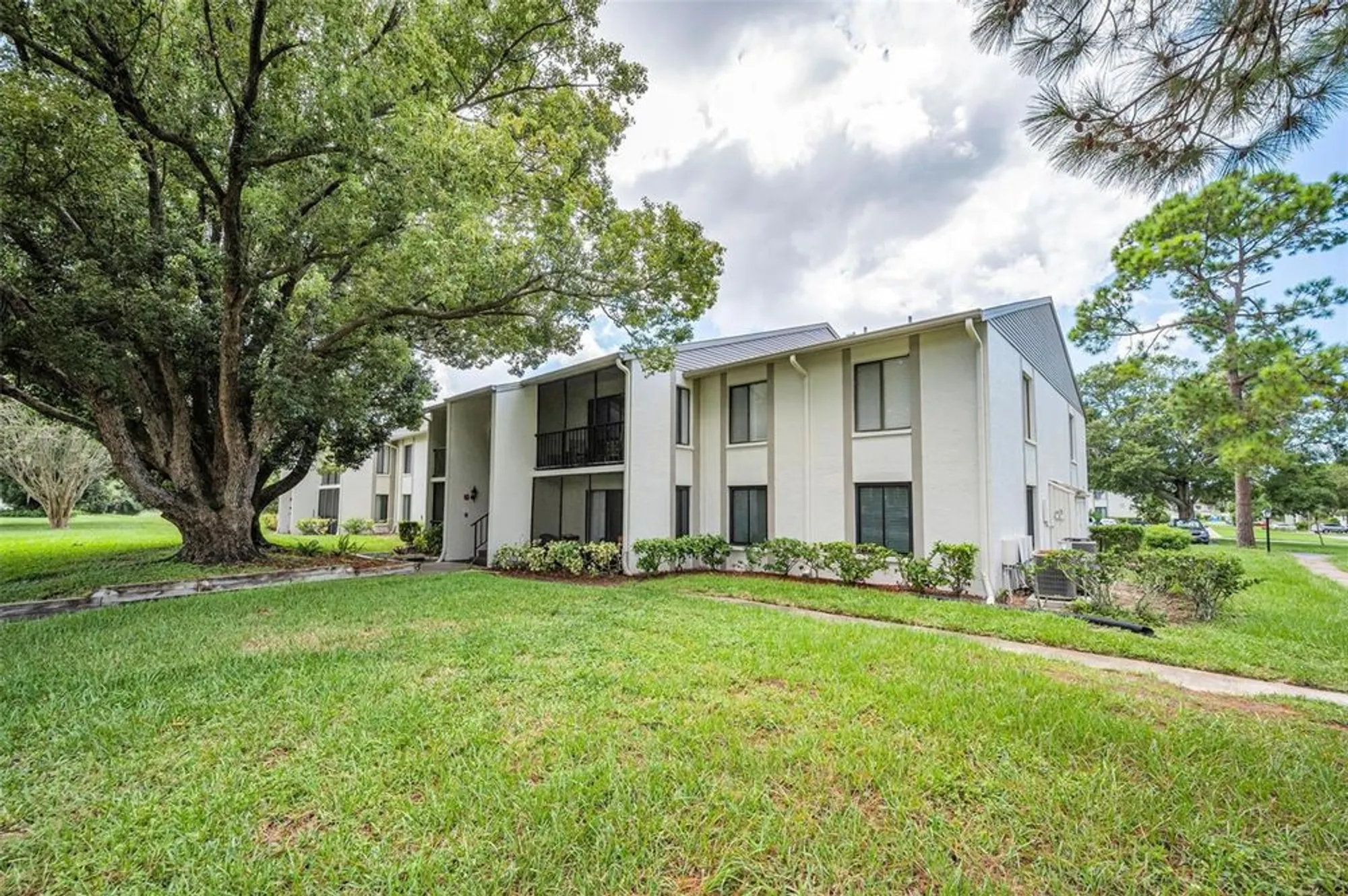 Property Slideshow image 38 of 63 | 2642 pine ridge way d2, Palm Harbor, FL, 34684