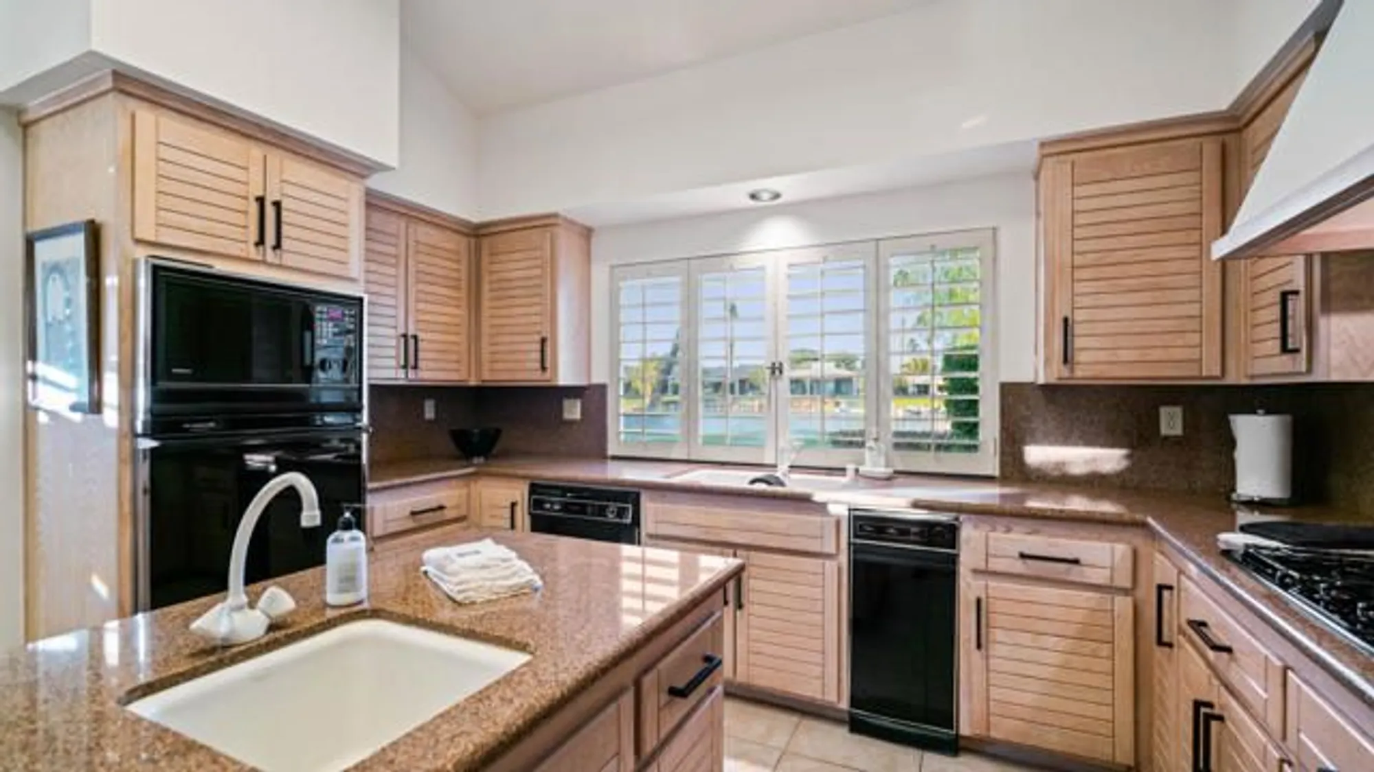 Property Slideshow image 19 of 81 | 80719 cherry hills dr, La Quinta, CA, 92253