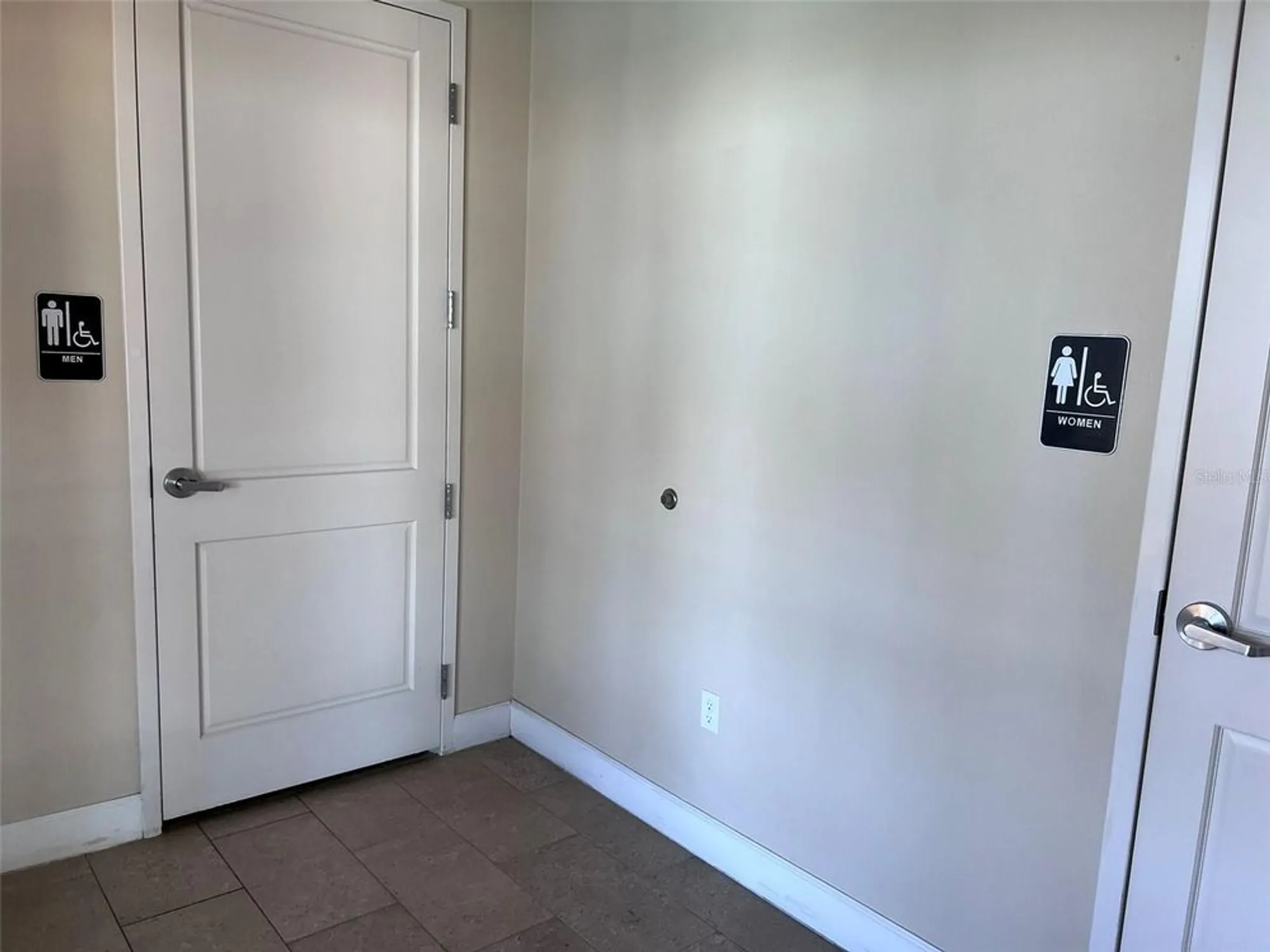 Property Slideshow image 43 of 52 | 2667 canyon crest dr, Lakeland, FL, 33811