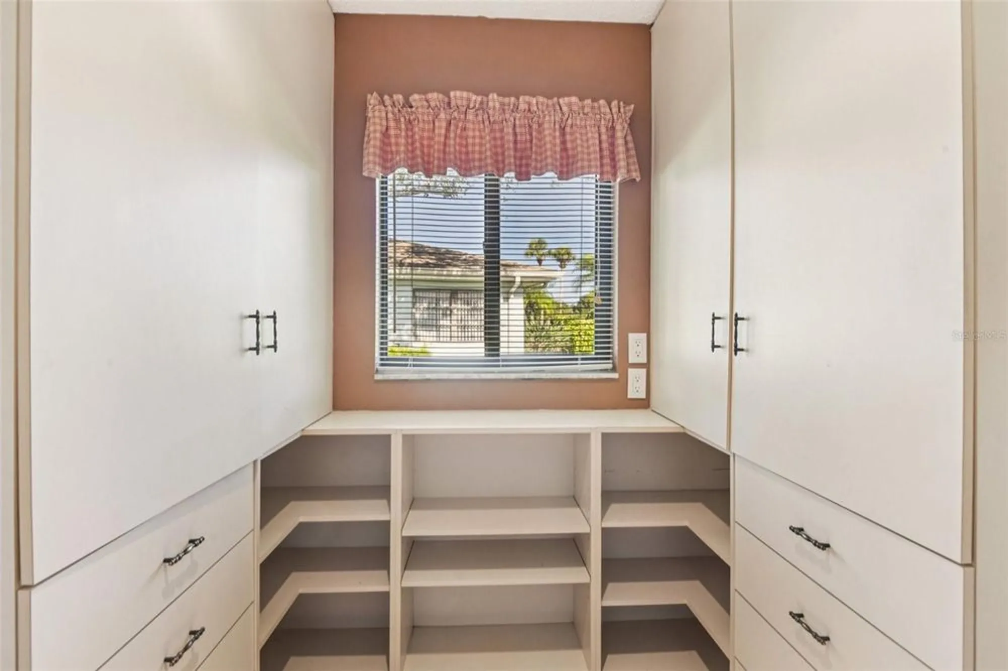 Property Slideshow image 11 of 22 | 1503 laughton pl 206, Sun City Center, FL, 33573