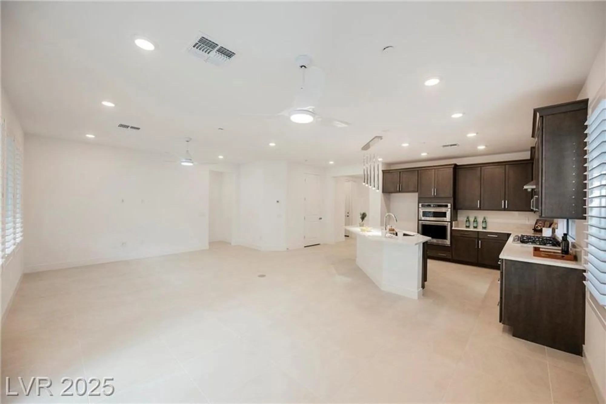 Property Slideshow image 13 of 24 | 19 desert ivy ln, Henderson, NV, 89011