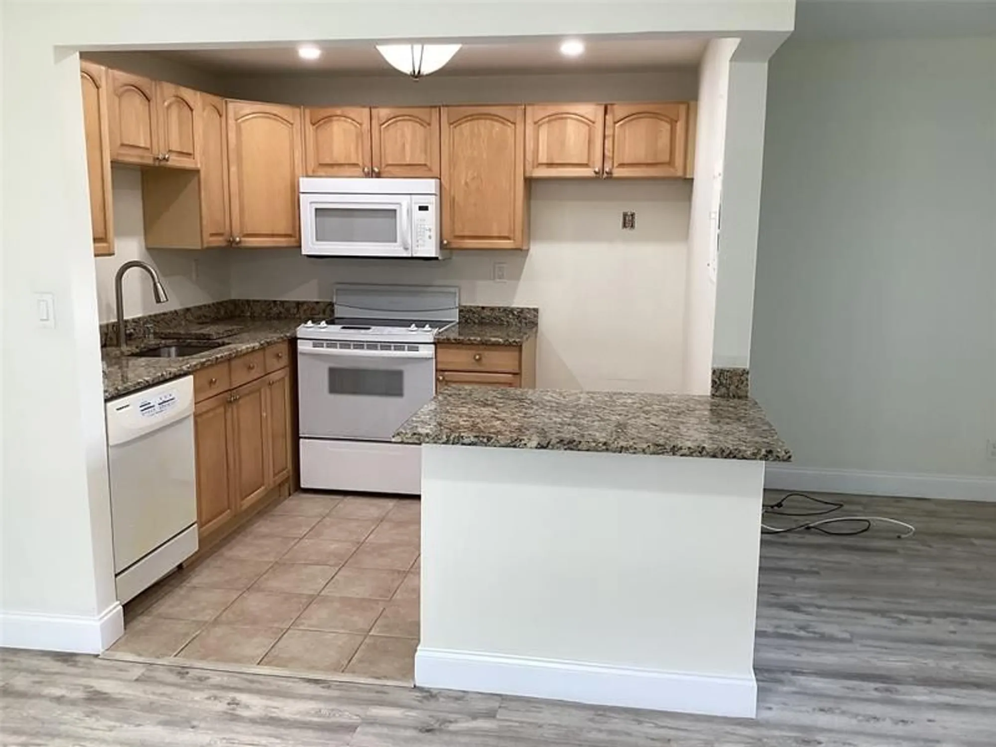 Property Slideshow image 6 of 9 | 880 normandy s # 880, Delray Beach, FL, 33484