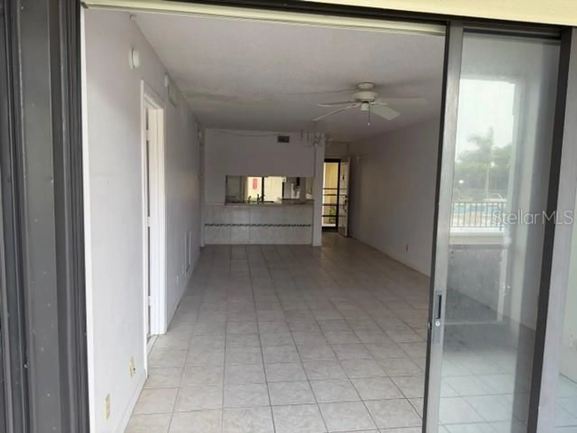 Property Slideshow image 3 of 12 | 6372 palma del mar blvd s apt 118, St Petersburg, FL, 33715