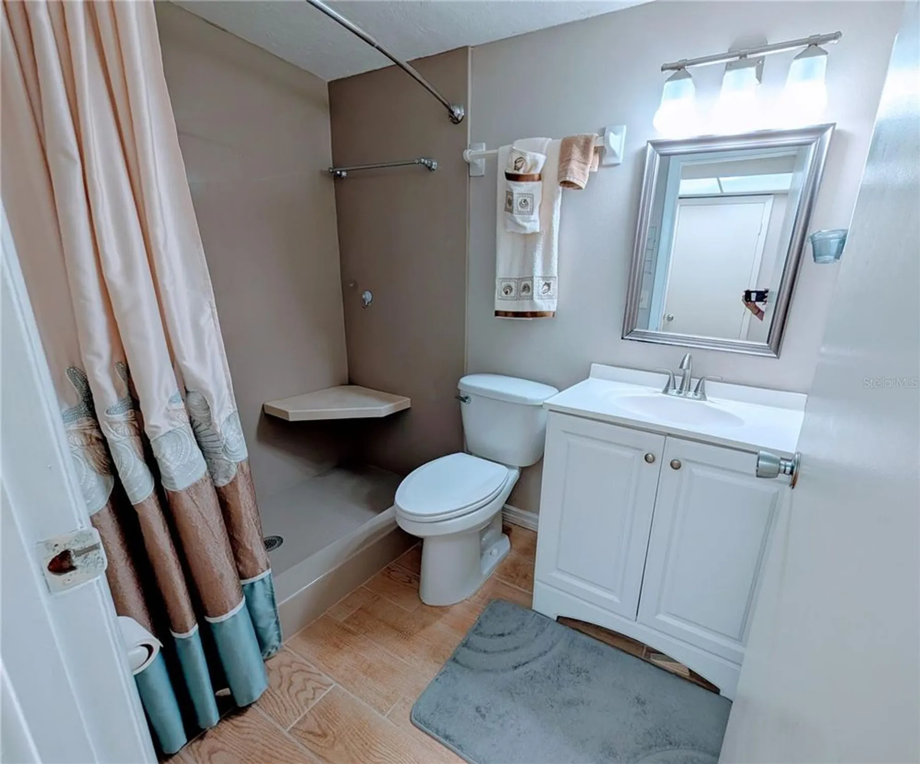 Property Slideshow image 23 of 36 | 3589 lake bayshore dr # j-303, Bradenton, FL, 34205