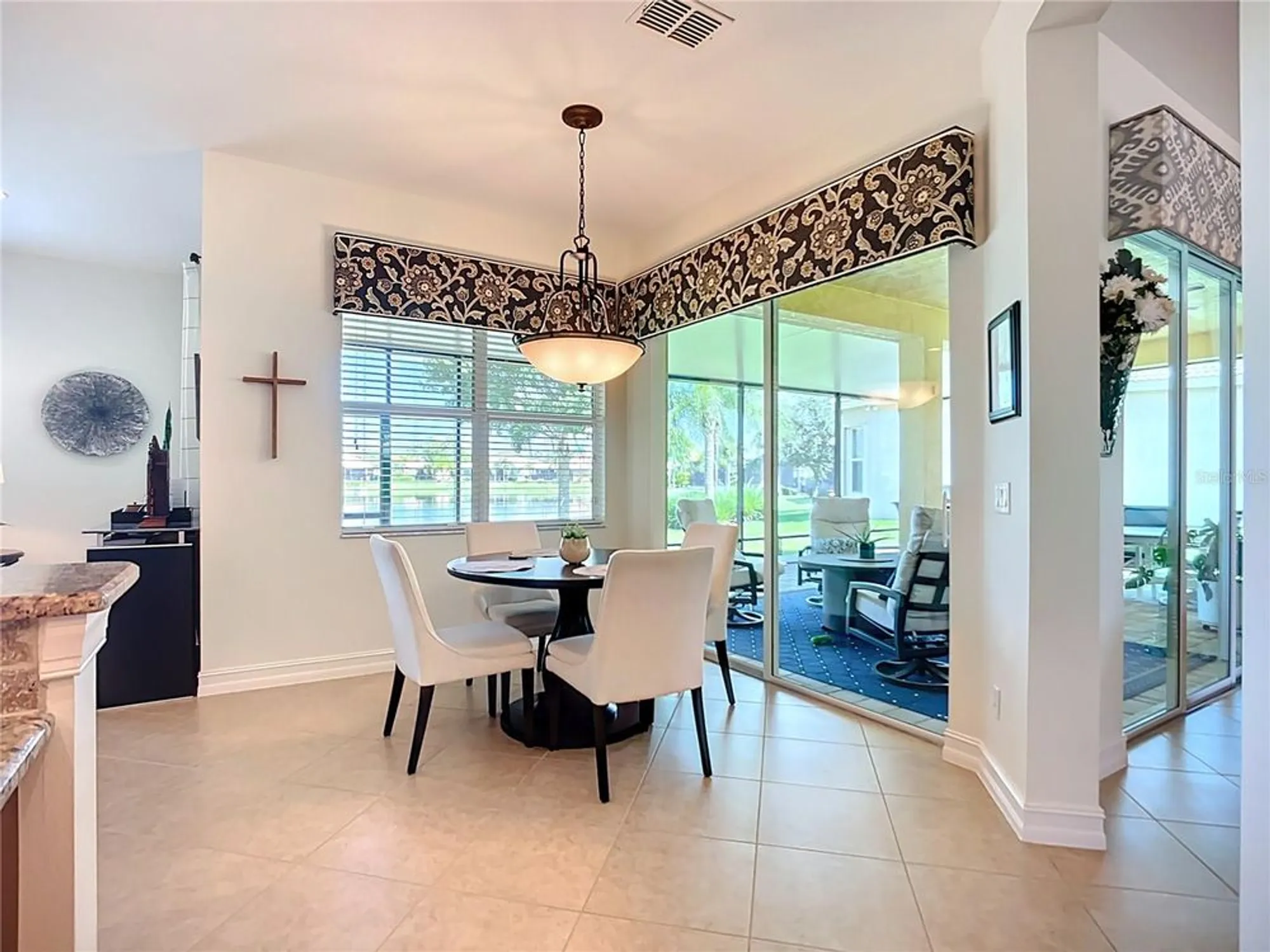 Property Slideshow image 20 of 74 | 16244 diamond bay dr, Wimauma, FL, 33598