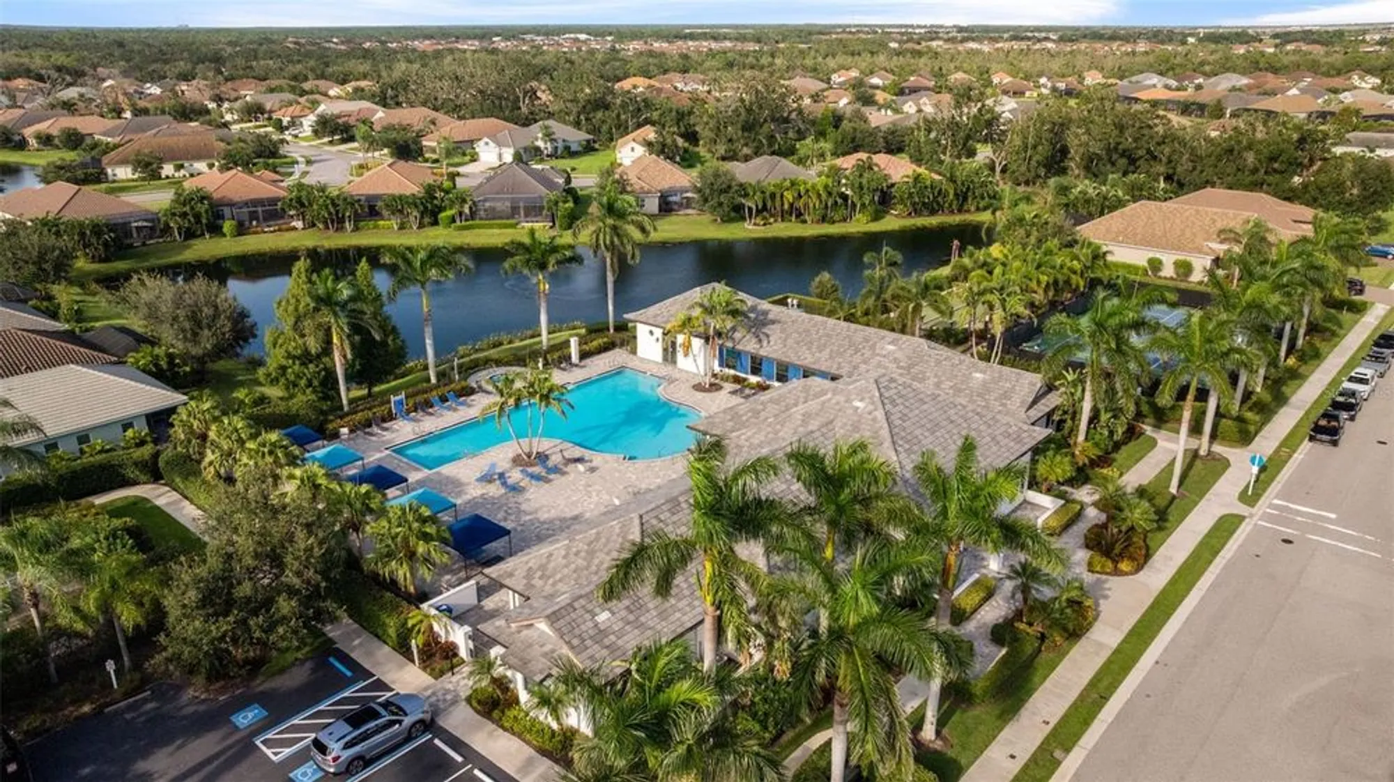 Property Slideshow image 41 of 54 | 3102 sky blue cv, Bradenton, FL, 34211