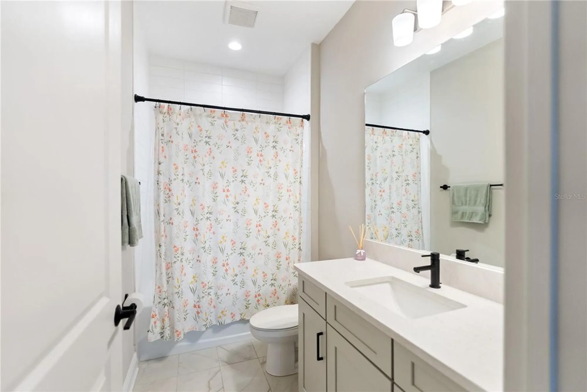 Property Slideshow image 26 of 99 | 16804 savory mist cir, Bradenton, FL, 34211