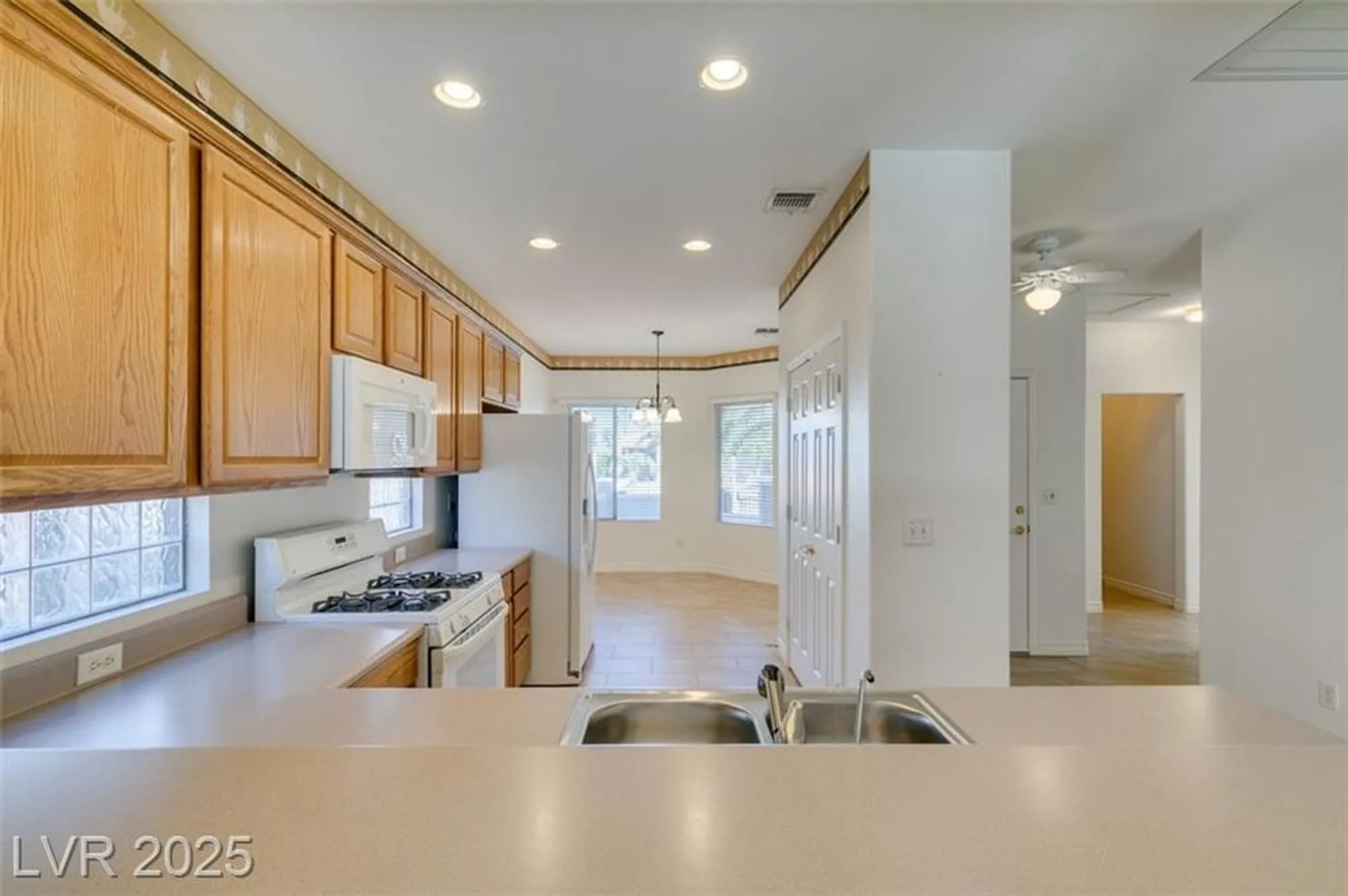 Property Slideshow image 12 of 27 | 1807 joy grove ave, Henderson, NV, 89012