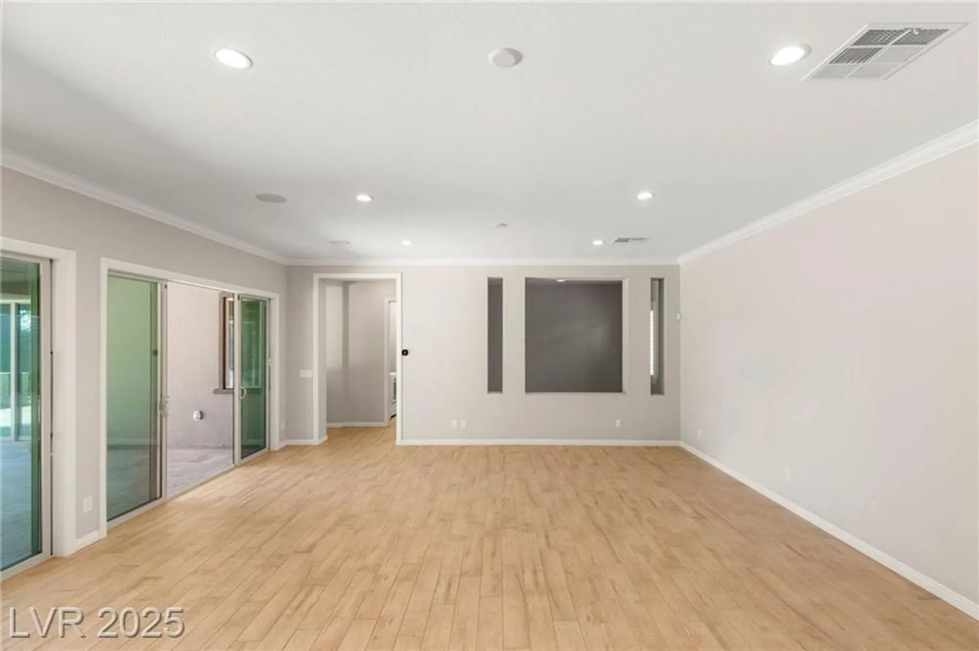 Property Slideshow image 15 of 58 | 9985 regency canyon way, Las Vegas, NV, 89148