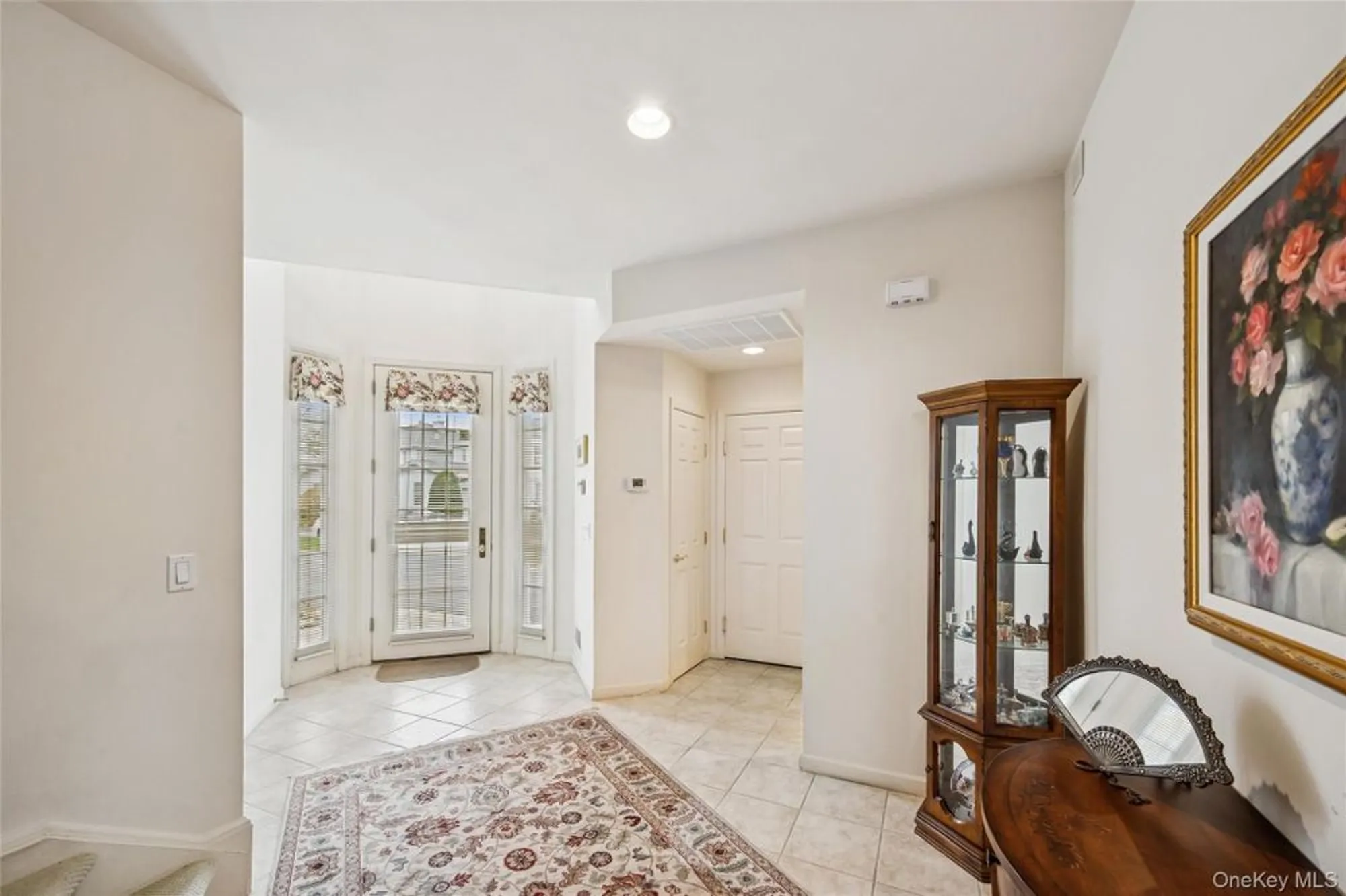 Property Slideshow image 3 of 20 | 652 balfour pl, Melville, NY, 11747