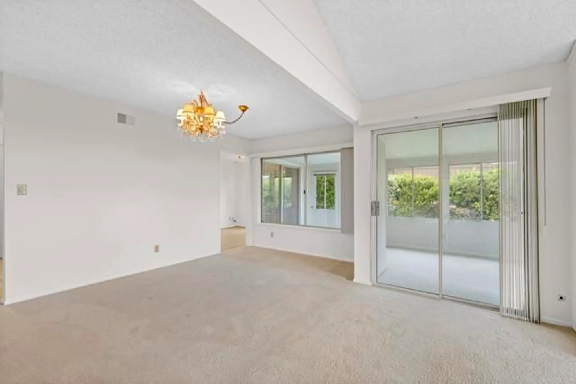 Property Slideshow image 9 of 51 | 1109 calle del baston, San Marcos, CA, 92078