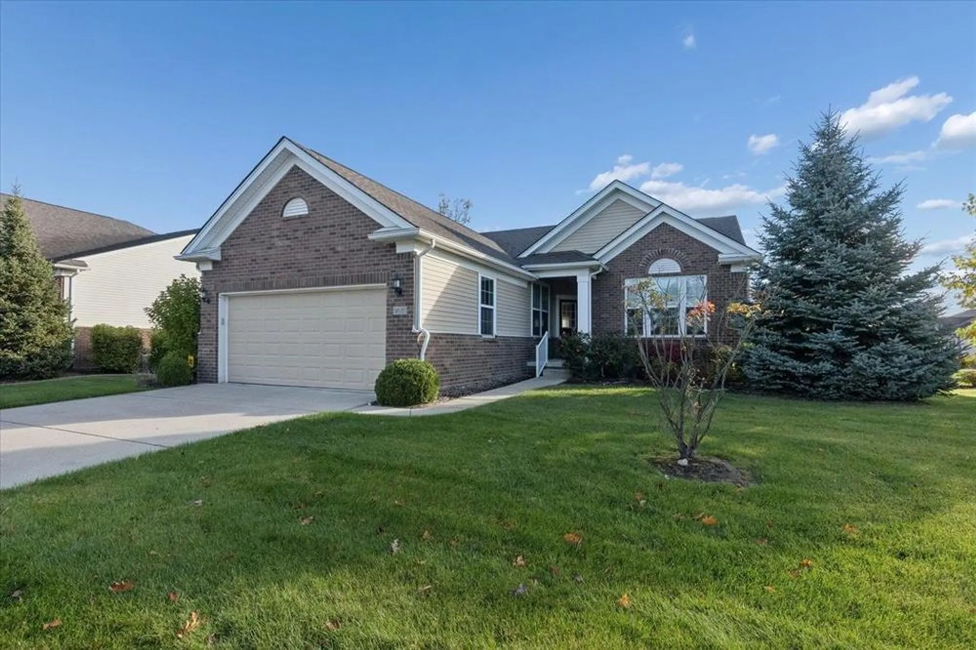 Property Slideshow image 4 of 67 | 9525 pine valley dr, Grand Blanc, MI, 48439