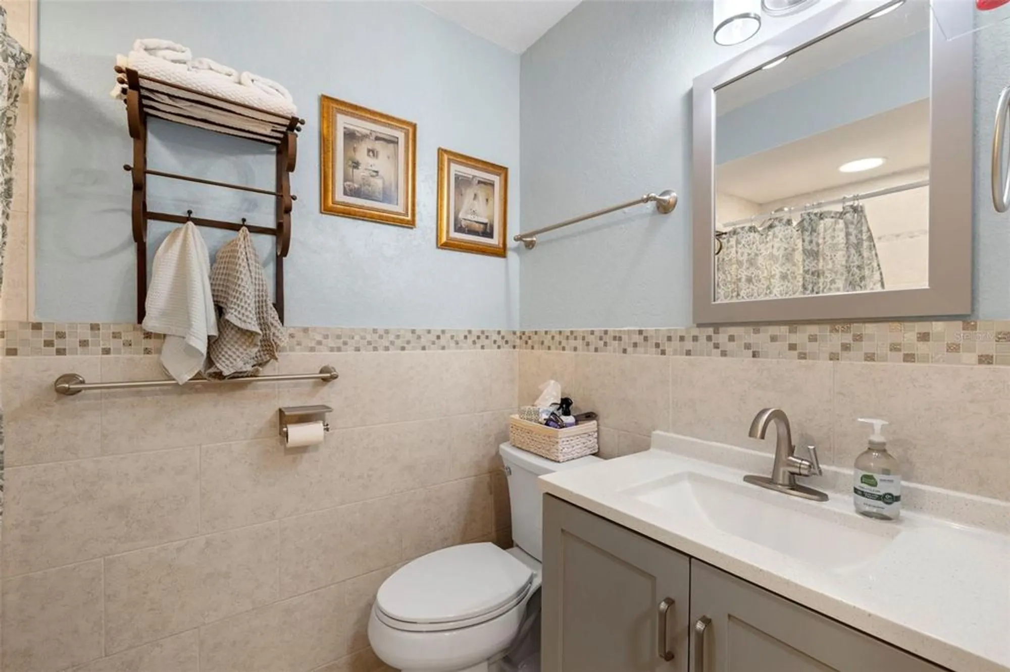 Property Slideshow image 20 of 41 | 8330 high point cir apt 6, Port Richey, FL, 34668