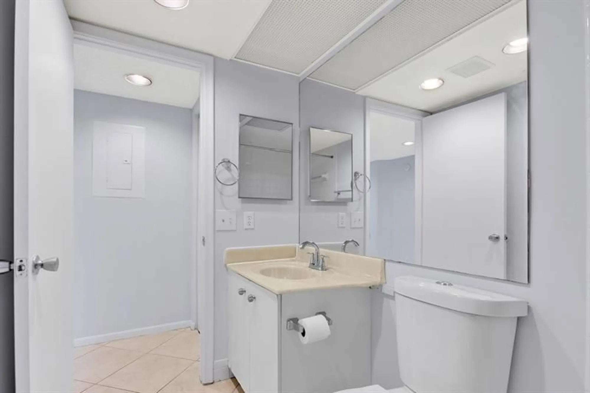 Property Slideshow image 17 of 33 | 1606 abaco dr e4, Coconut Creek, FL, 33066