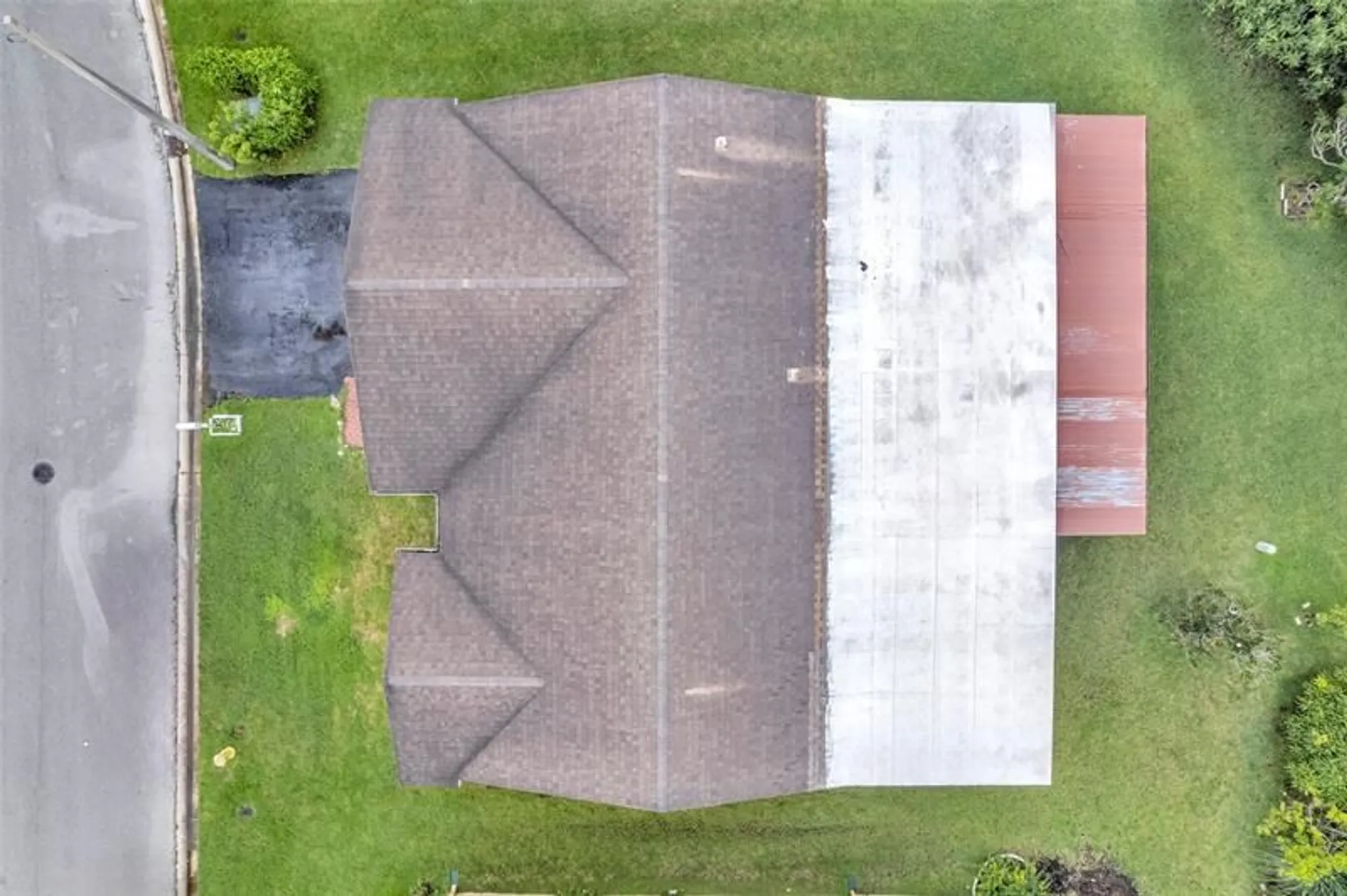 Property Slideshow image 45 of 50 | 9802 nw 75th ct, Tamarac, FL, 33321