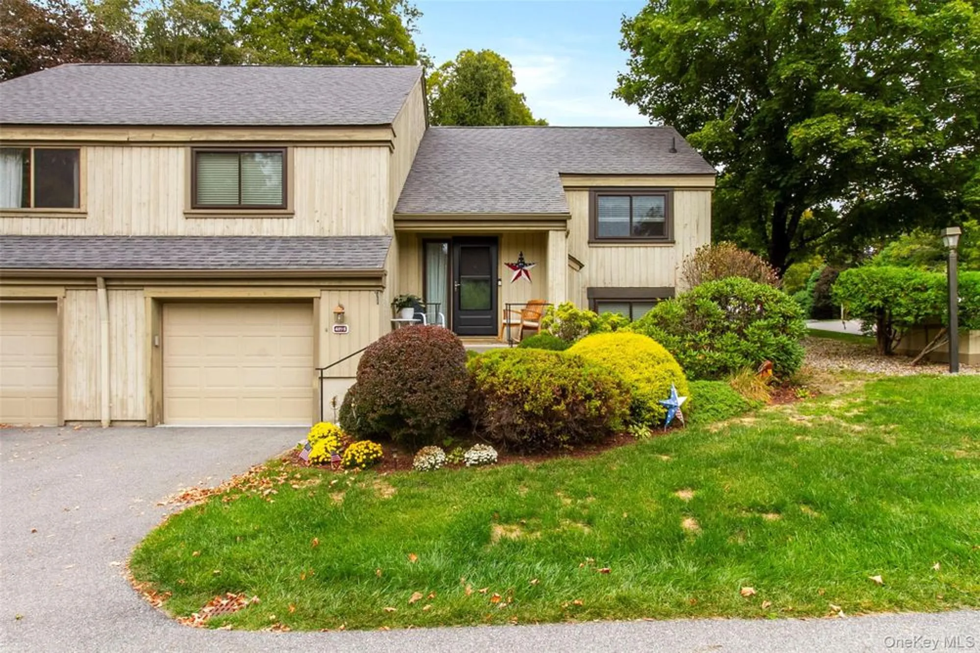 Property Slideshow image 2 of 30 | 489 heritage hls b, Somers, NY, 10589