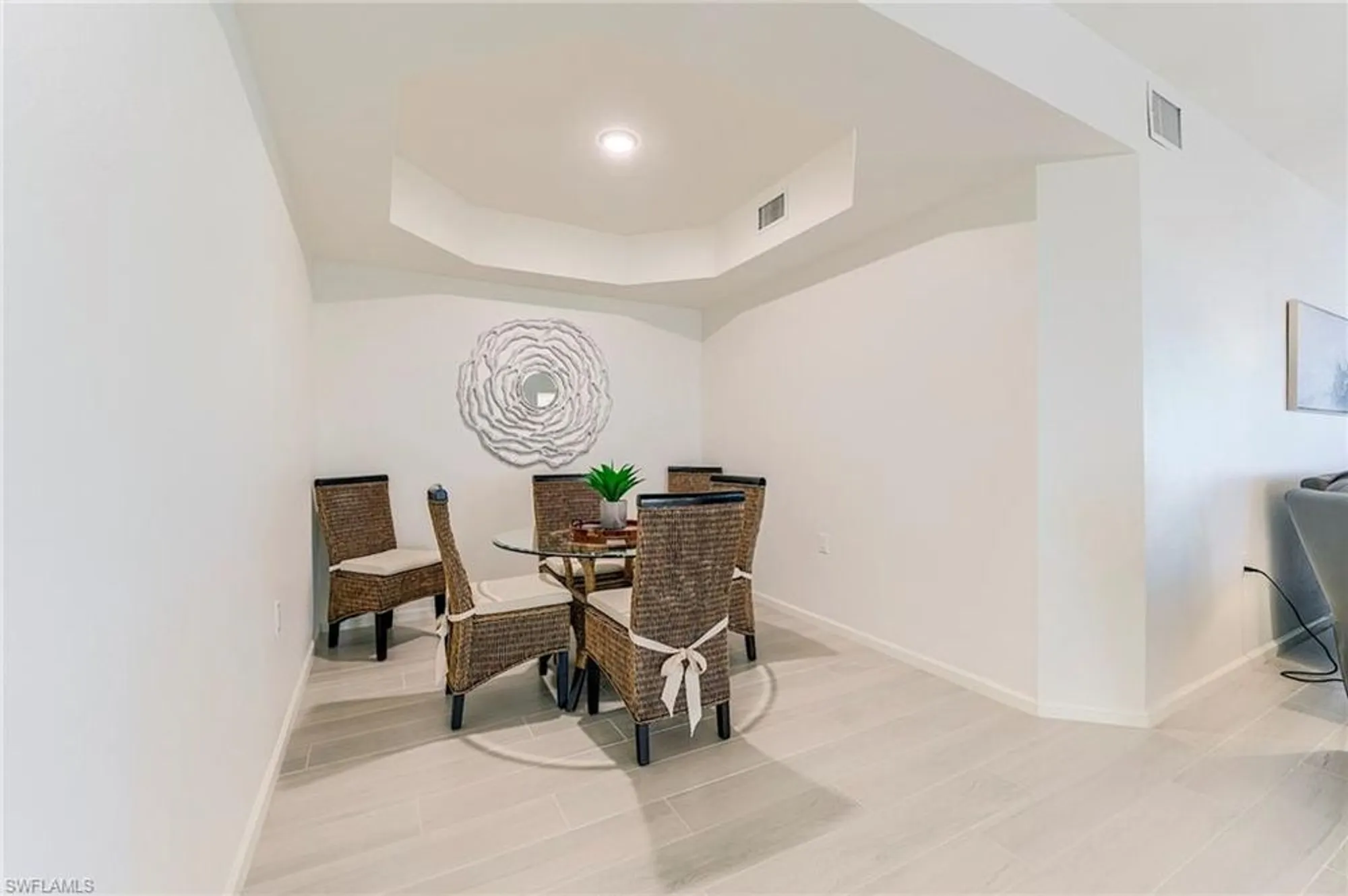 Property Slideshow image 12 of 45 | 3131 meandering way apt 102, Fort Myers, FL, 33905