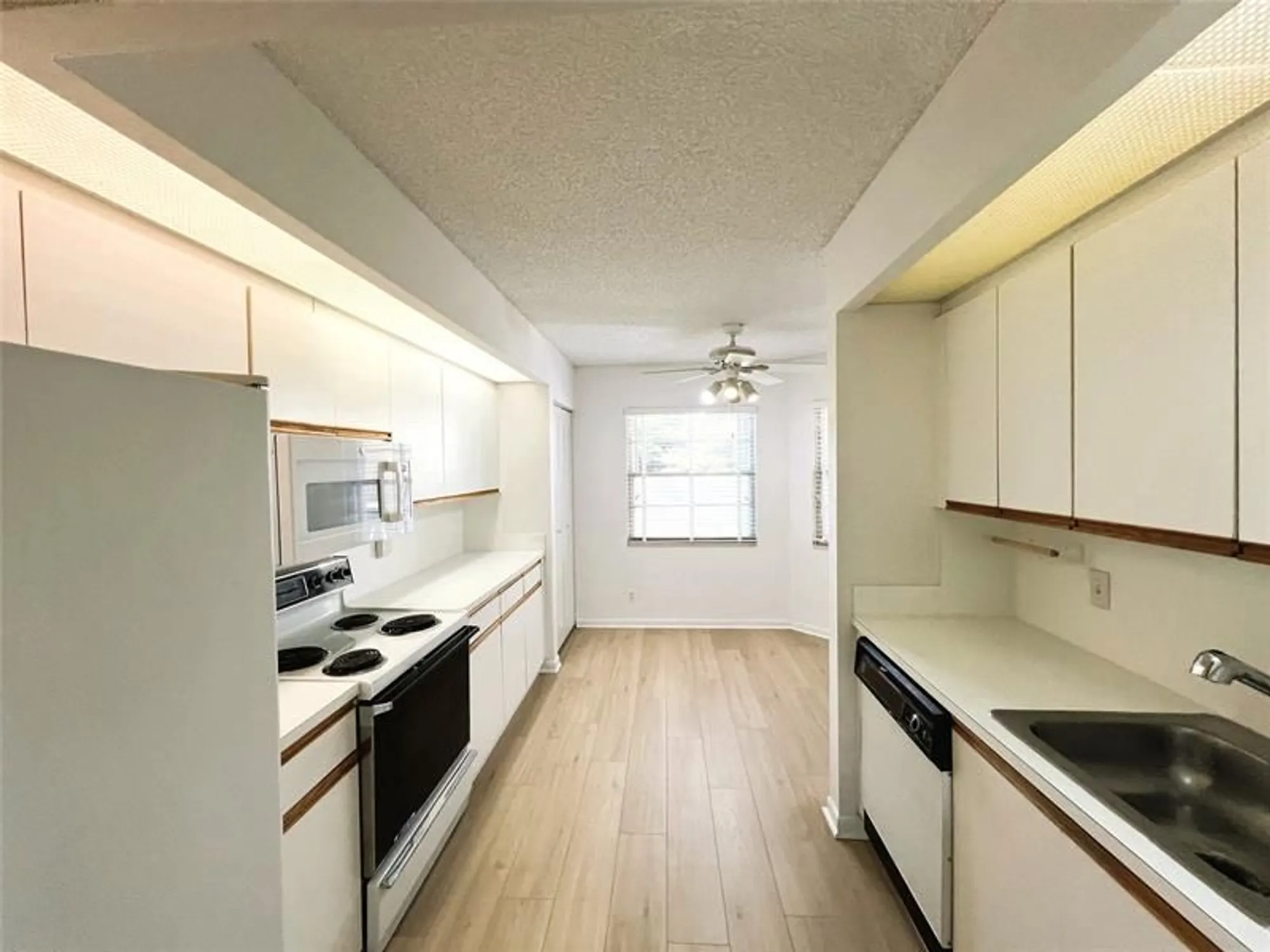 Property Slideshow image 16 of 27 | 1803 eleuthera pt j2, Coconut Creek, FL, 33066