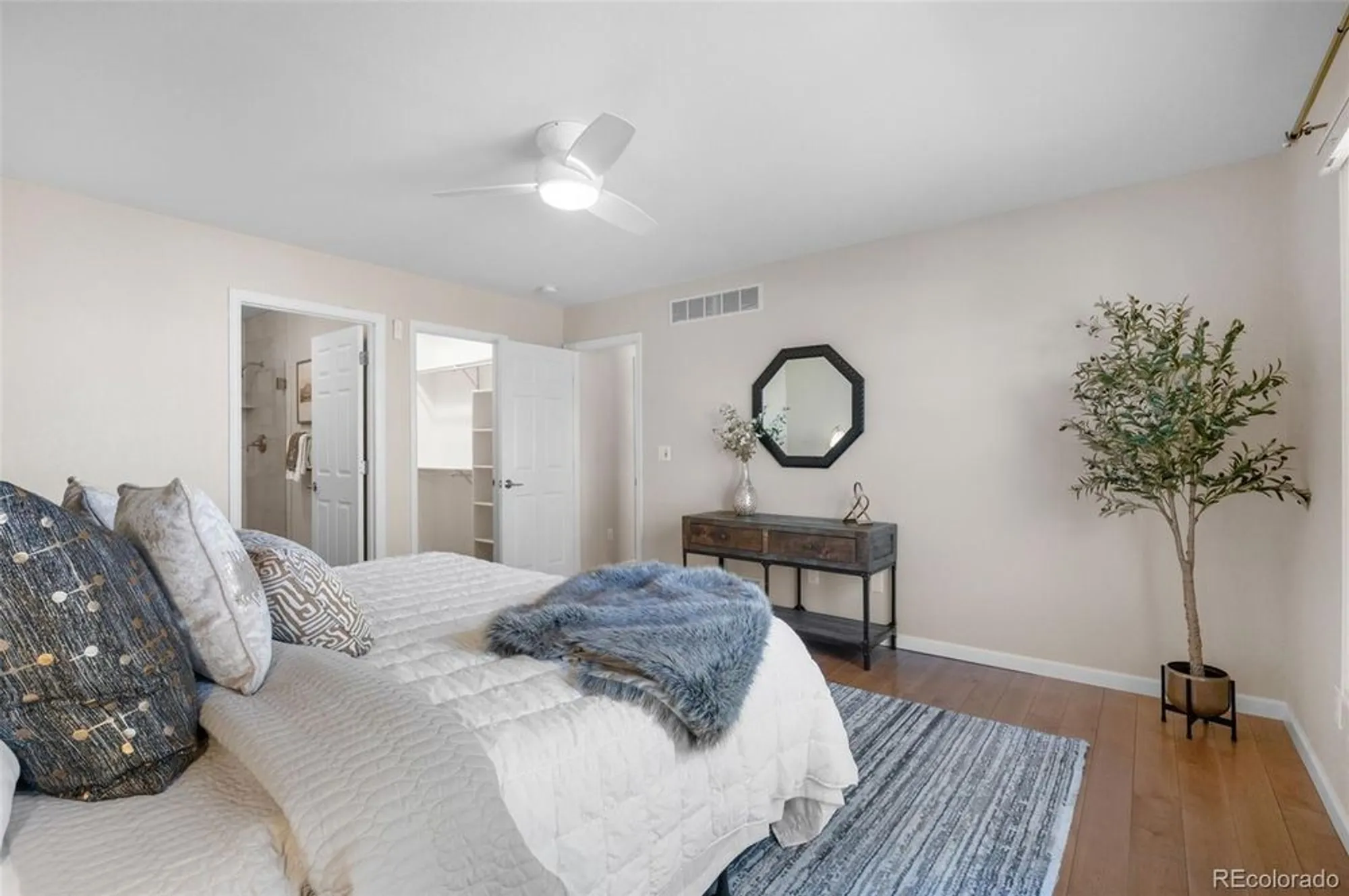 Property Slideshow image 23 of 47 | 4871 greenwich dr, Highlands Ranch, CO, 80130