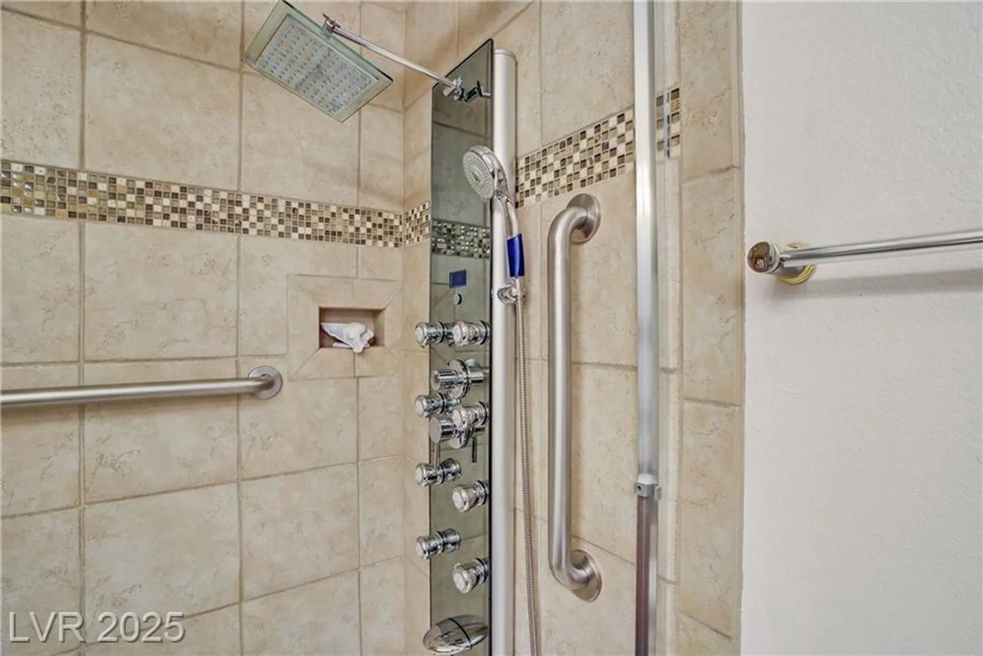 Property Slideshow image 16 of 29 | 5420 cove point dr, Las Vegas, NV, 89130