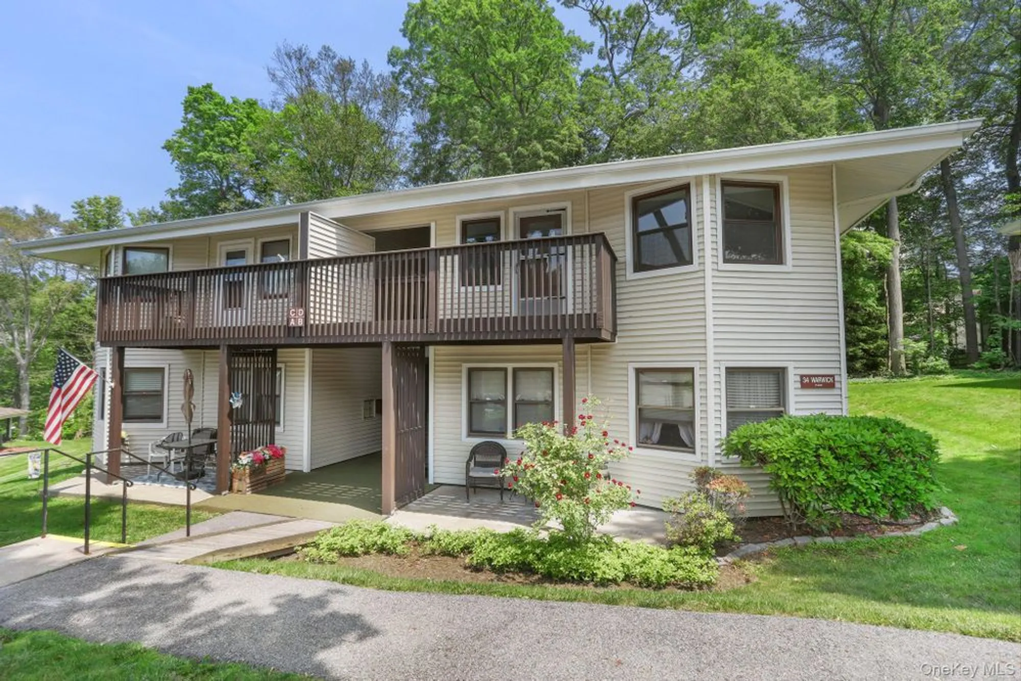 Property Slideshow image 11 of 15 | 34 warwick pl d, Yorktown Heights, NY, 10598