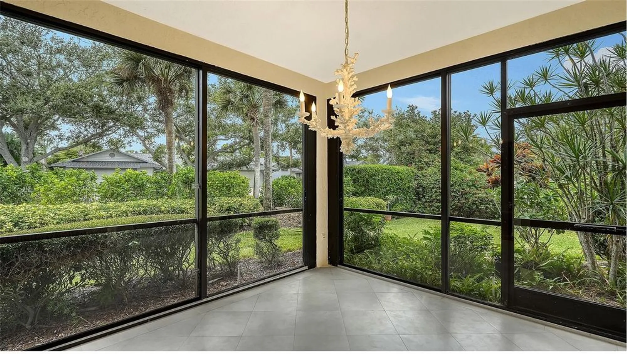 Property Slideshow image 9 of 72 | 1603 starling dr # 101, Sarasota, FL, 34231