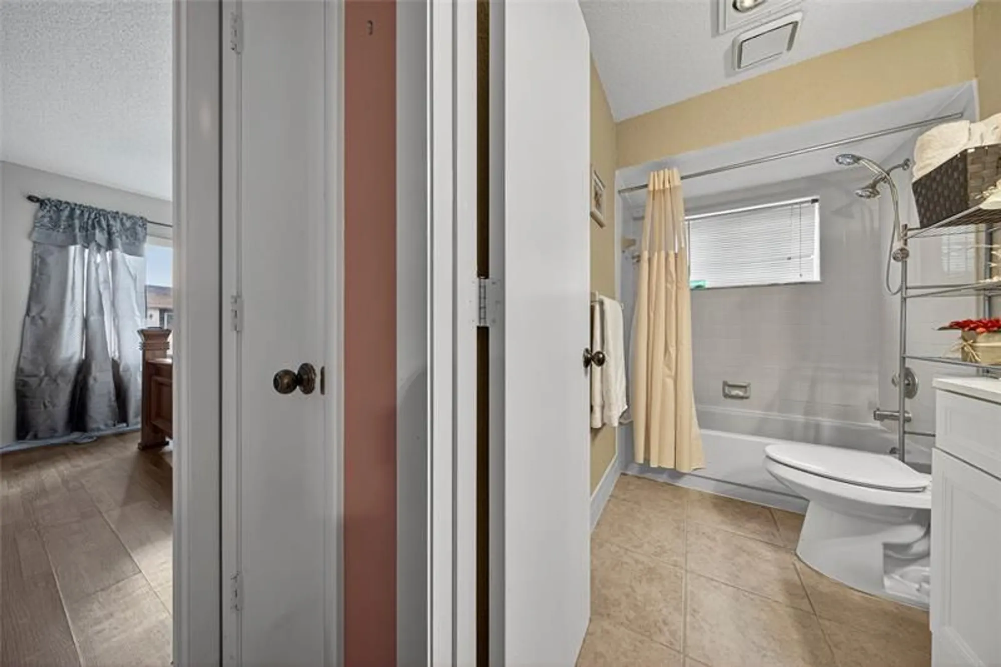 Property Slideshow image 34 of 50 | 9812 nw 75th ct, Tamarac, FL, 33321