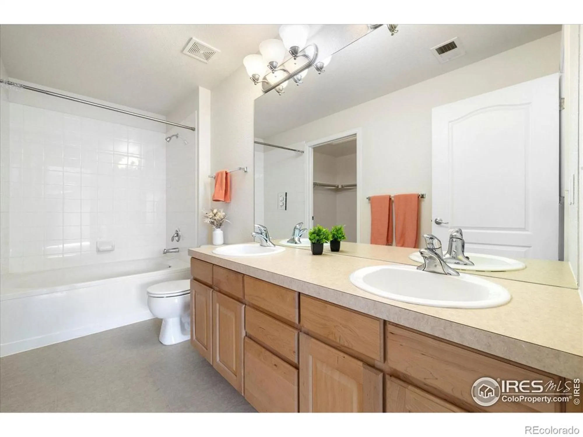 Property Slideshow image 21 of 33 | 4615 hahns peak dr unit 202, Loveland, CO, 80538