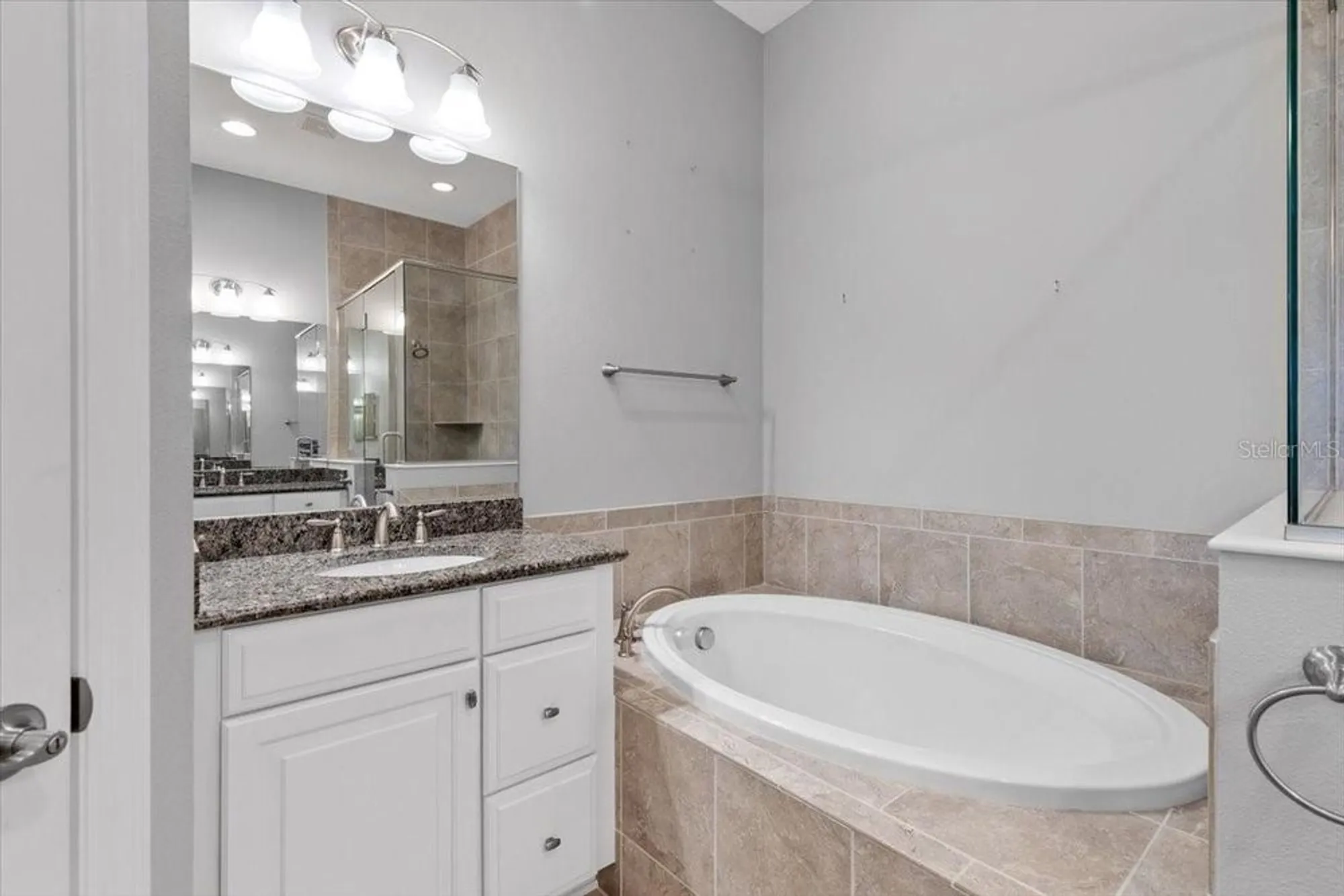 Property Slideshow image 35 of 88 | 340 sapphire lake dr 202, Bradenton, FL, 34209