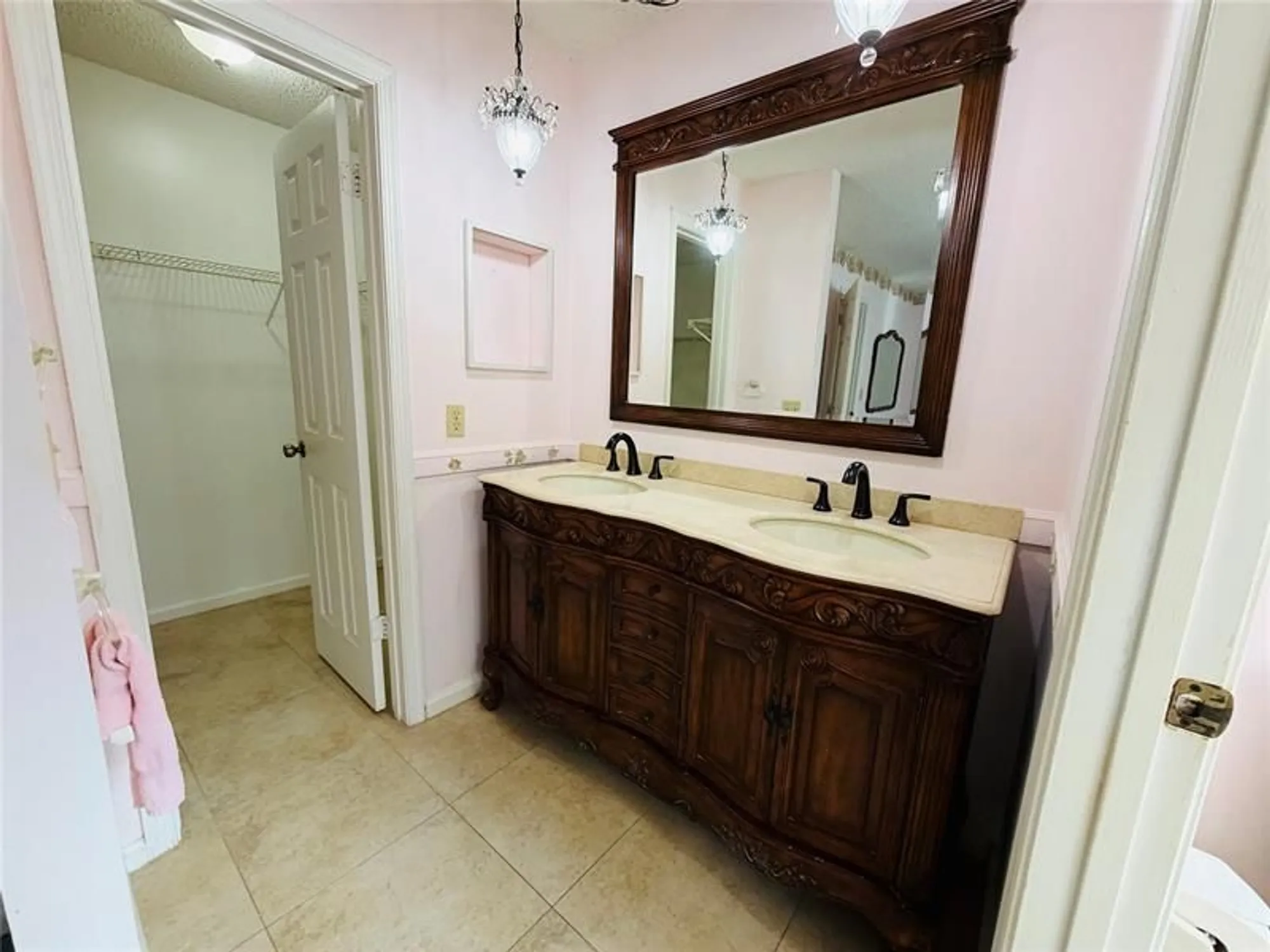 Property Slideshow image 16 of 29 | 7013 nw 107th ave, Tamarac, FL, 33321