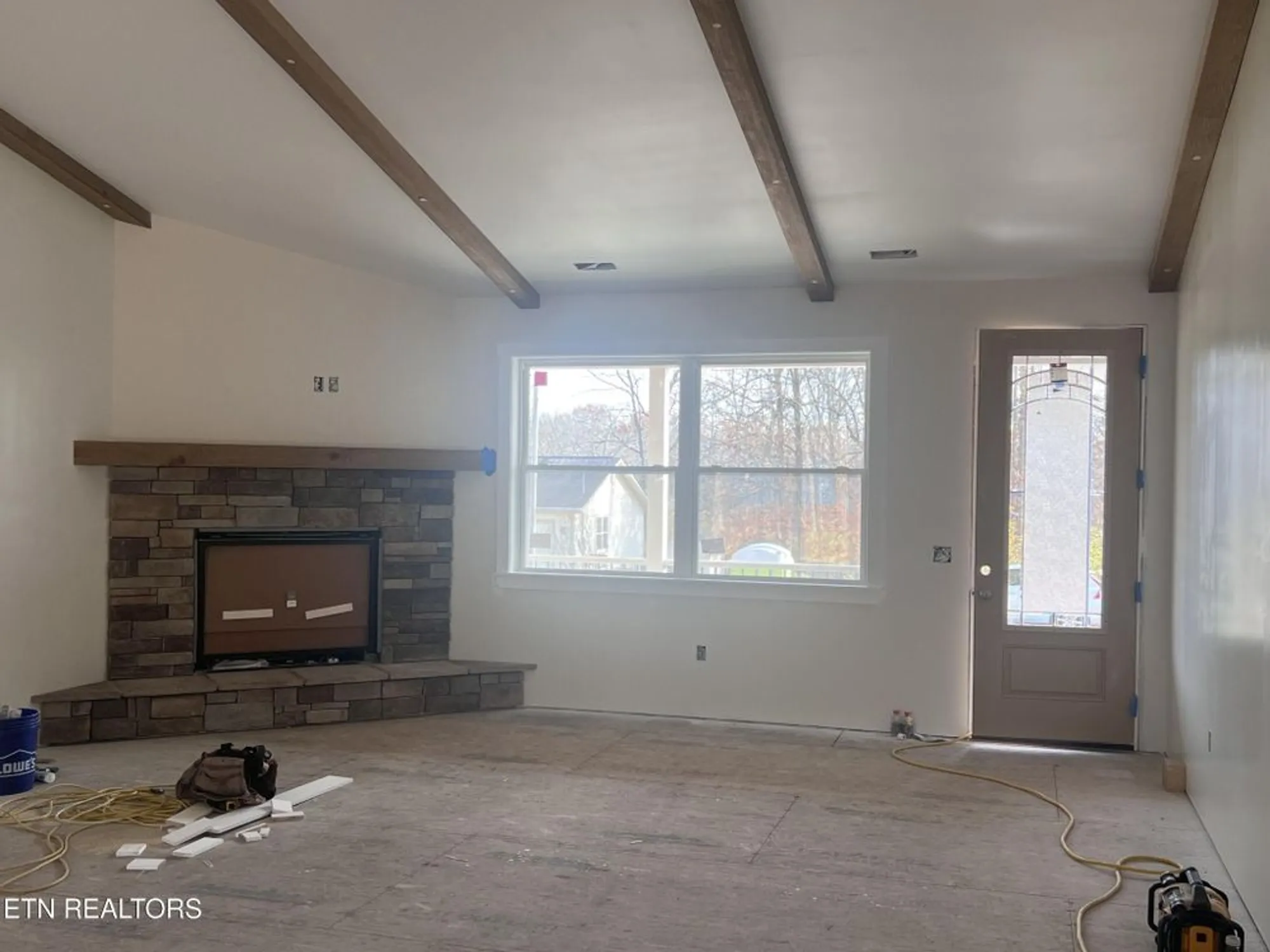 Property Slideshow image 7 of 13 | 114 britton ln, Crossville, TN, 38558