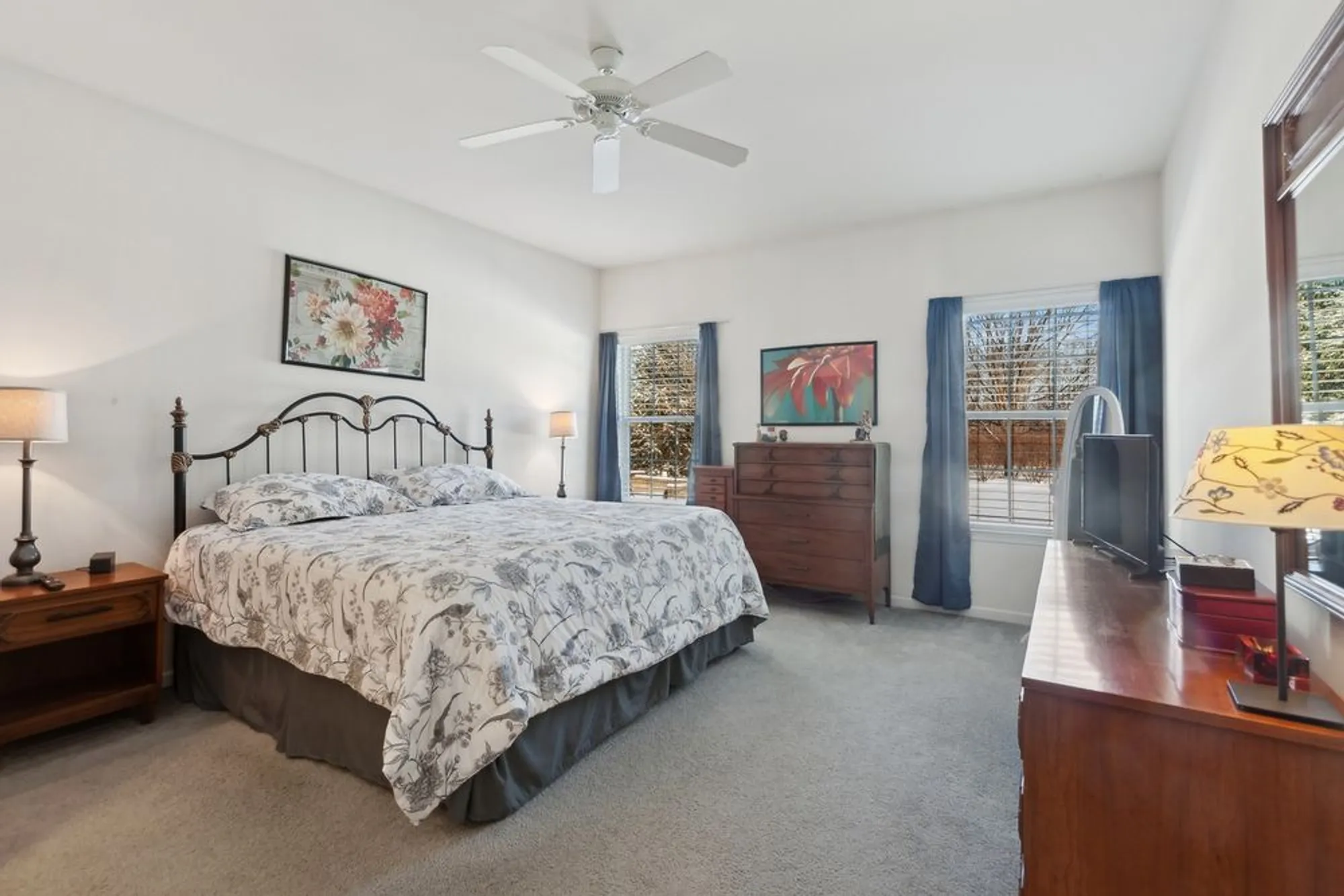Property Slideshow image 11 of 18 | 1616 colchester ln, Aurora, IL, 60505