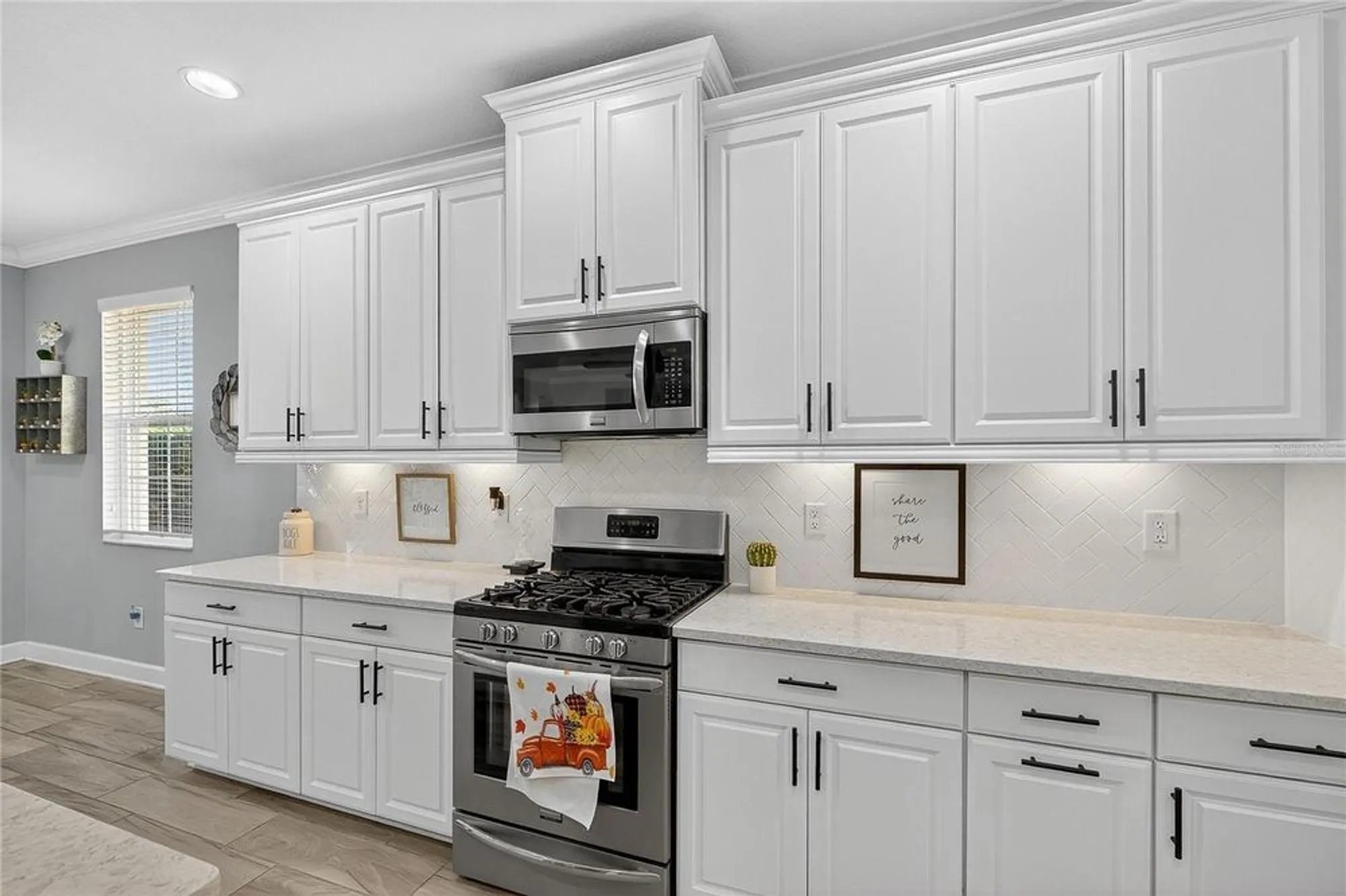 Property Slideshow image 25 of 63 | 5128 admiral pointe dr, Apollo Beach, FL, 33572