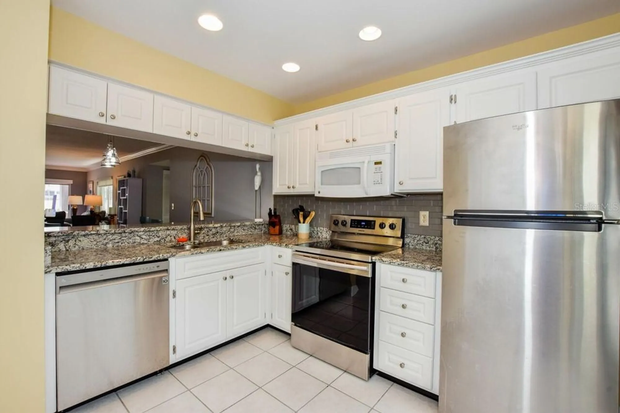 Property Slideshow image 11 of 63 | 208 cerromar way 26, Venice, FL, 34293