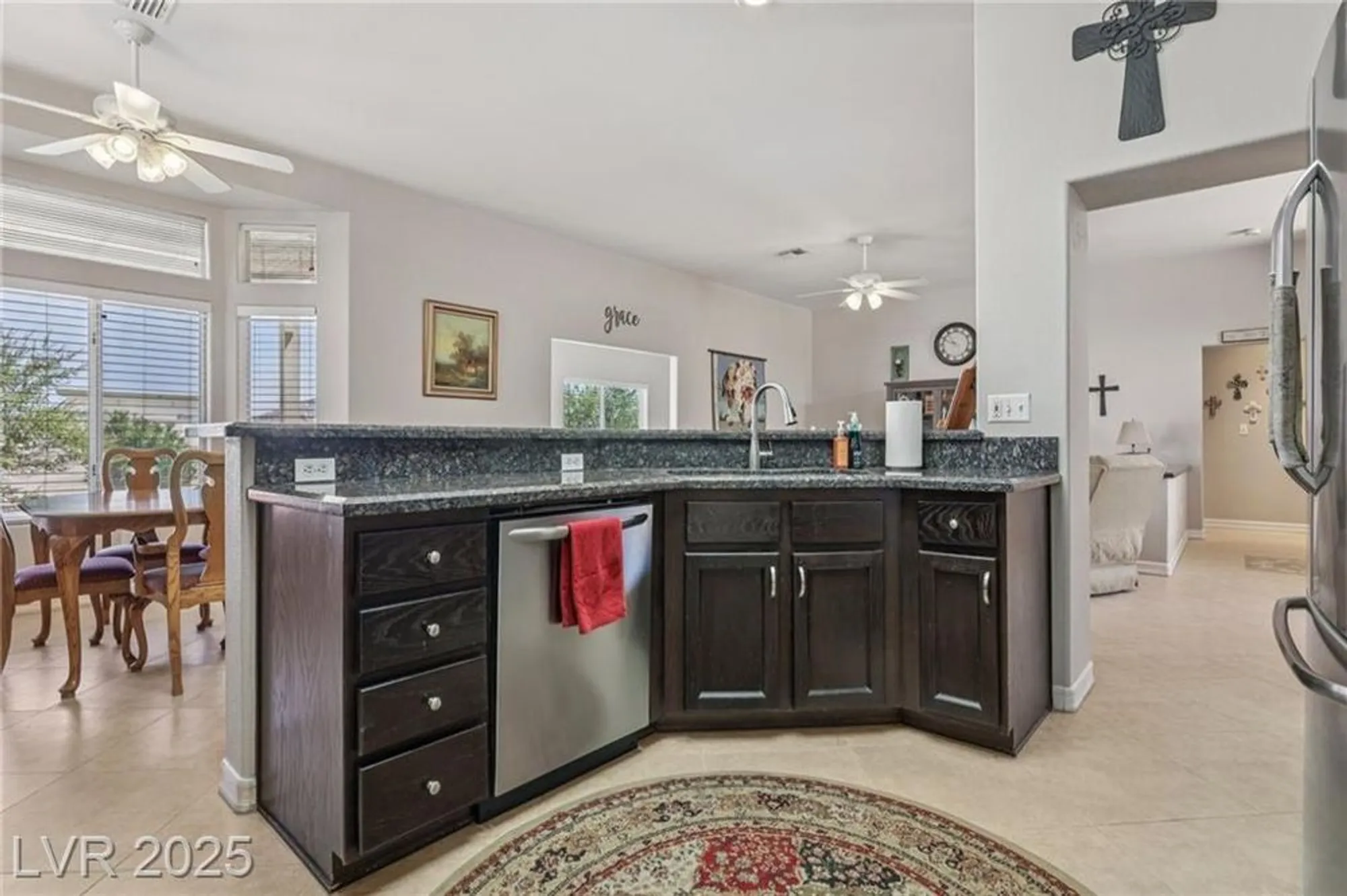 Property Slideshow image 18 of 56 | 10428 villa ridge dr, Las Vegas, NV, 89134
