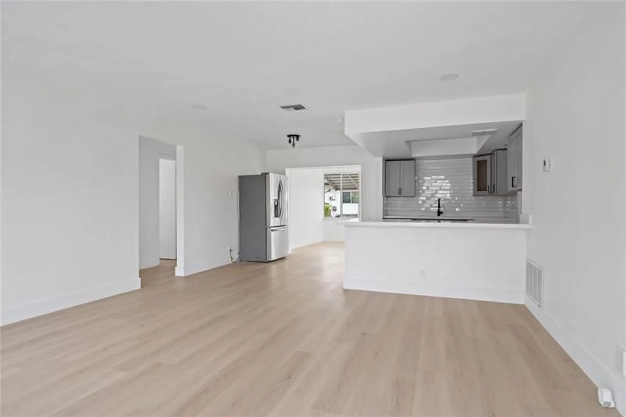 Property Slideshow image 7 of 34 | 4510 nw 49th dr, Tamarac, FL, 33319