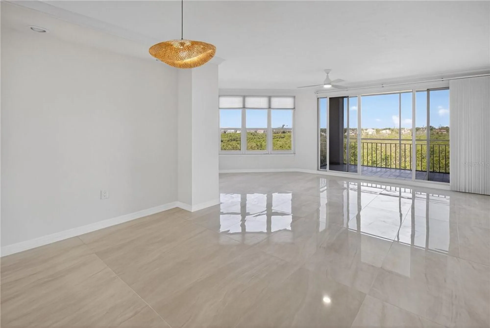 Property Slideshow image 16 of 59 | 5430 eagles point cir 202, Sarasota, FL, 34231