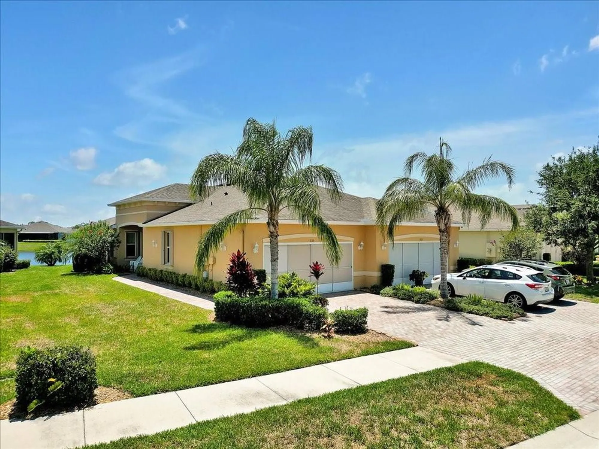 Property Slideshow image 2 of 52 | 635 chipper dr, Sun City Center, FL, 33573