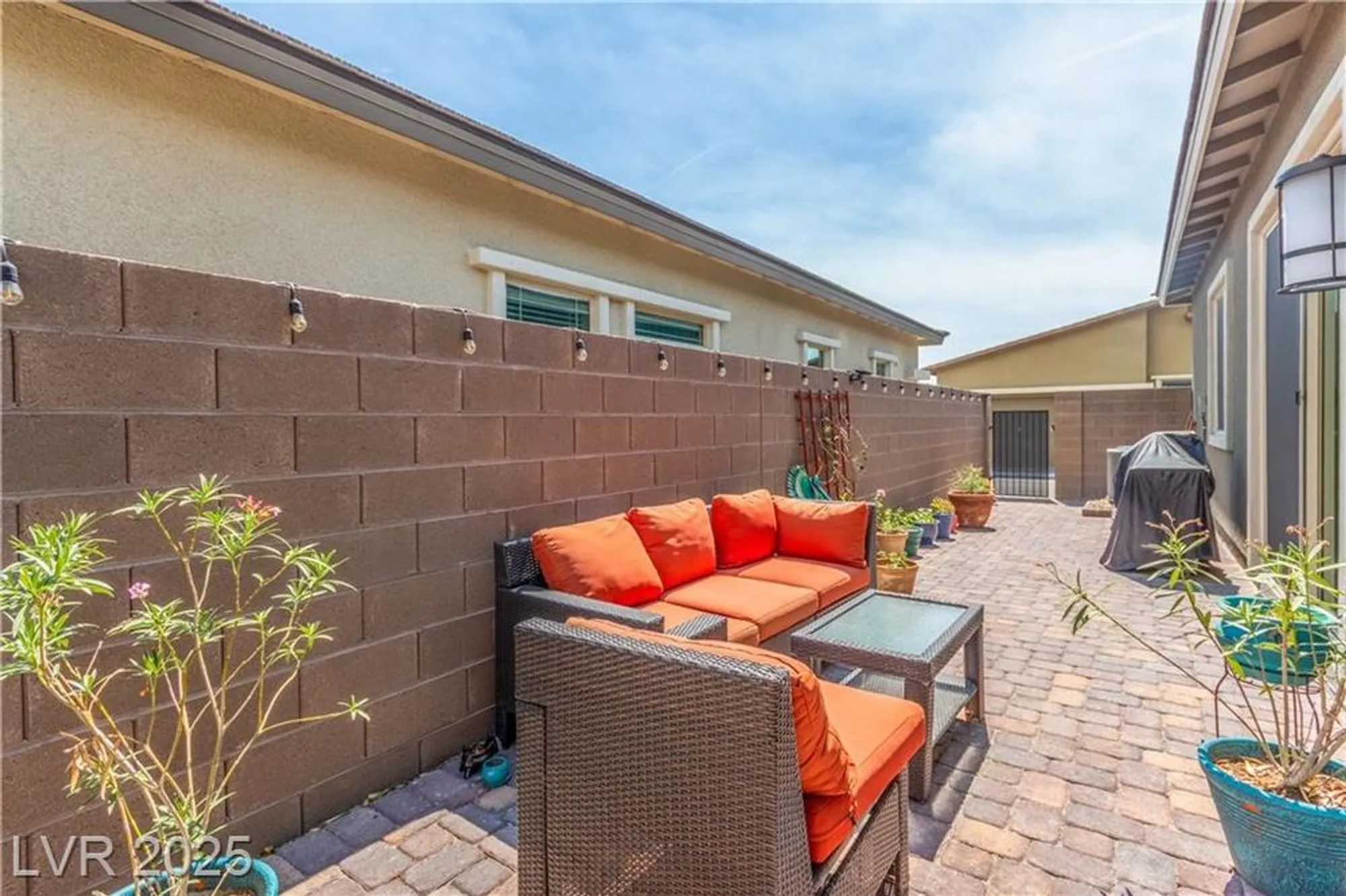 Property Slideshow image 13 of 43 | 905 belleforte ln, Las Vegas, NV, 89138