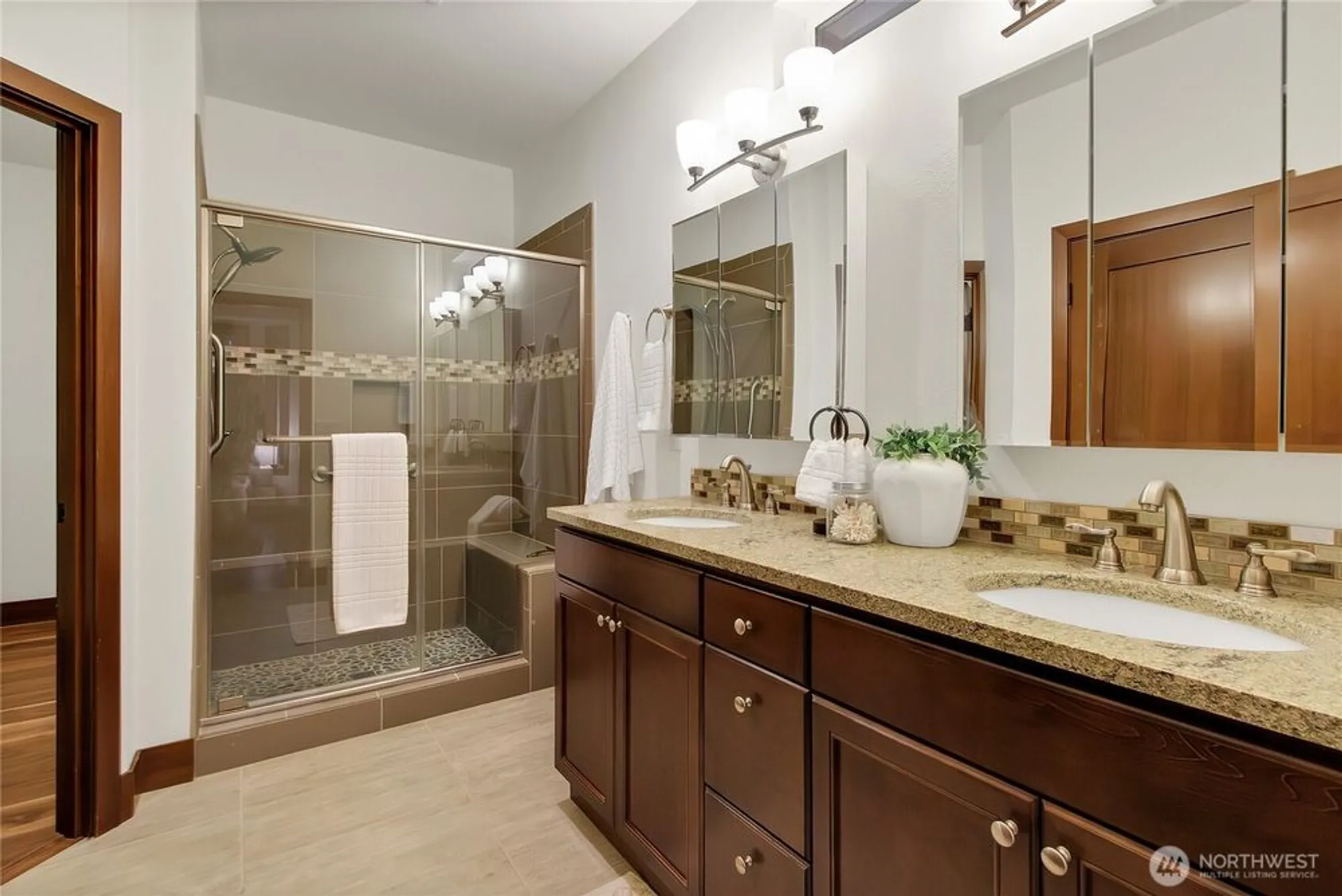 Property Slideshow image 14 of 28 | 14226 189th ave, Bonney Lake, WA, 98391