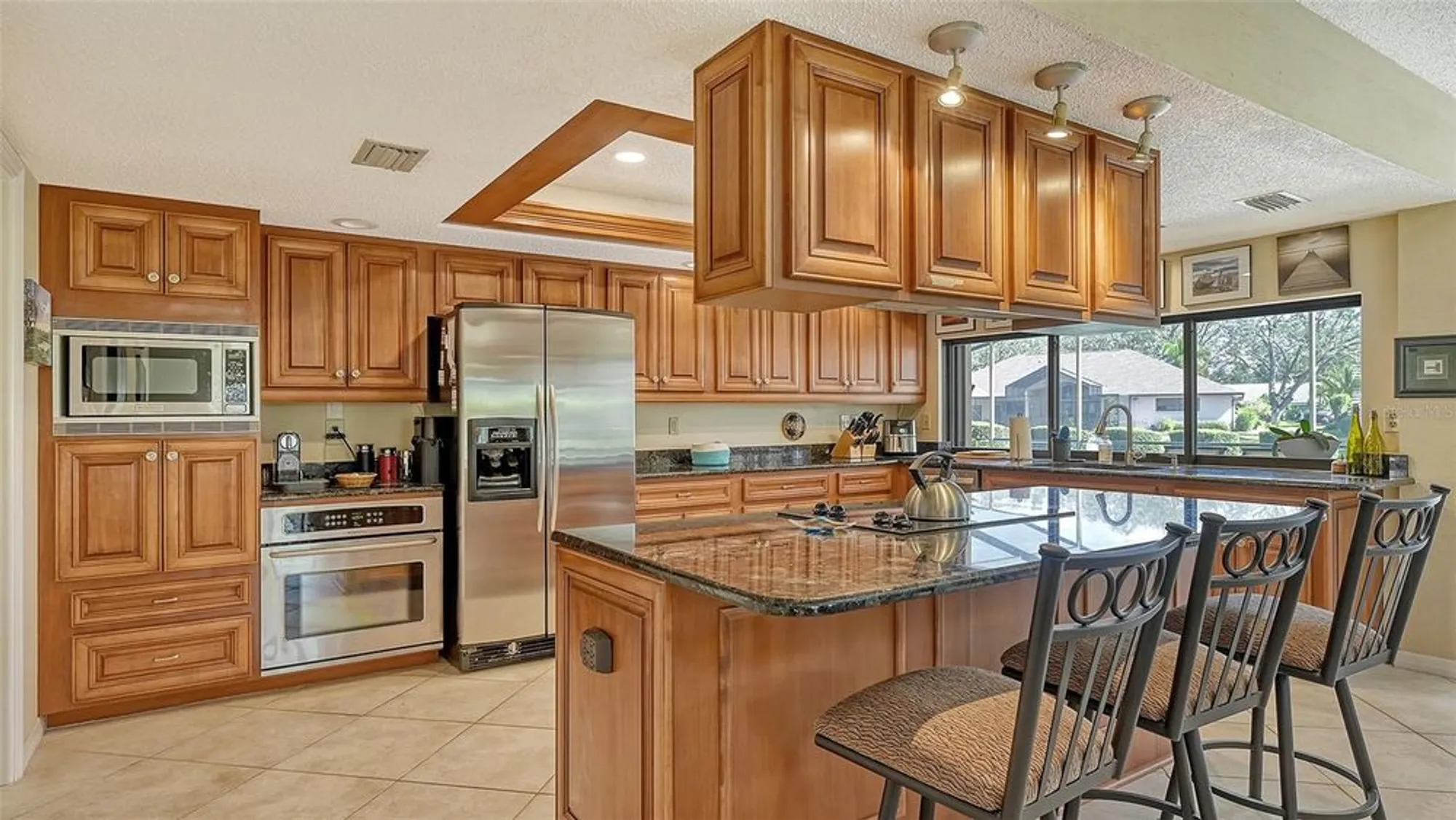 Property Slideshow image 14 of 87 | 5692 country lakes dr, Sarasota, FL, 34243