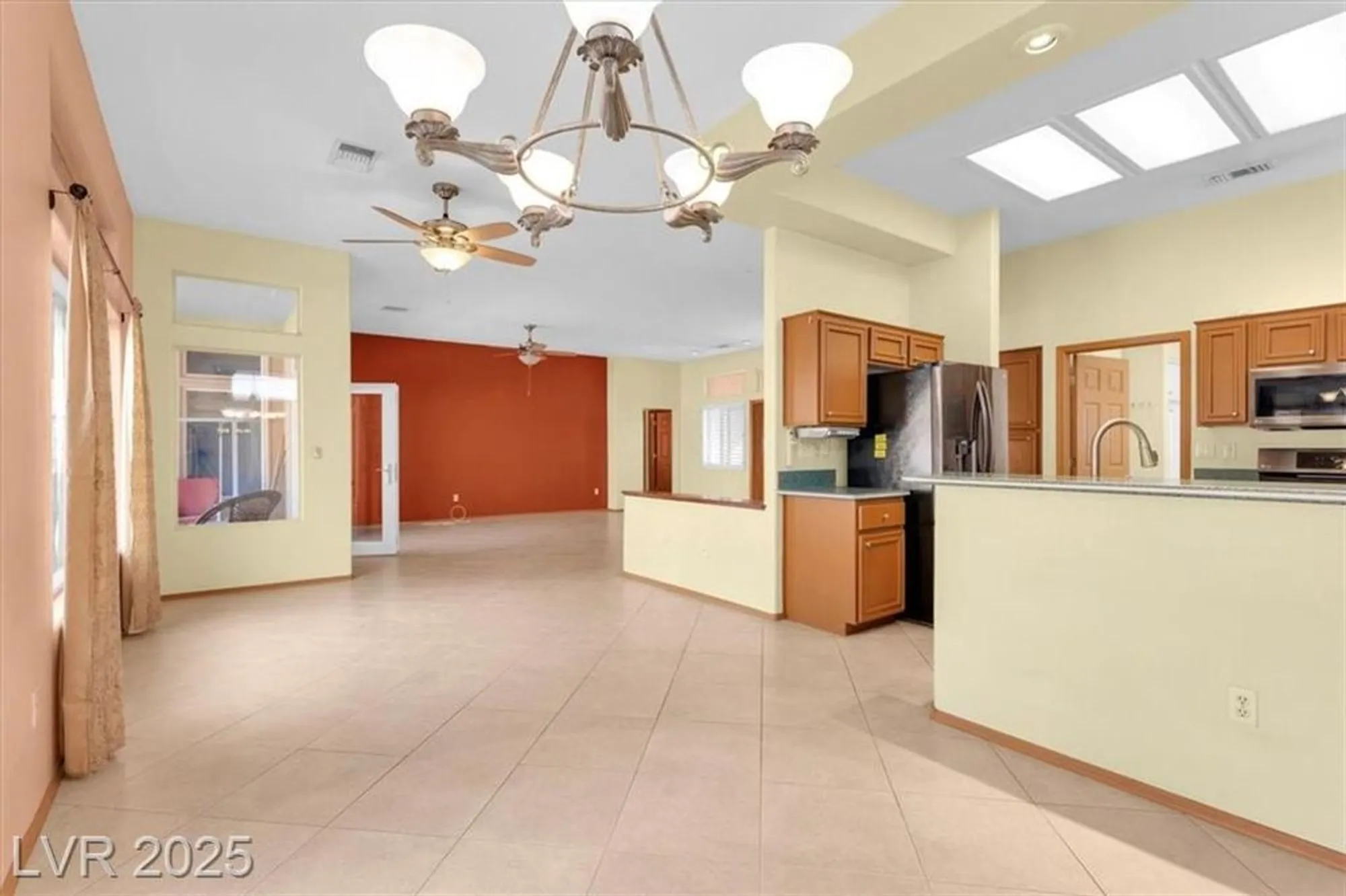 Property Slideshow image 11 of 46 | 2621 hanging rock dr, Las Vegas, NV, 89134